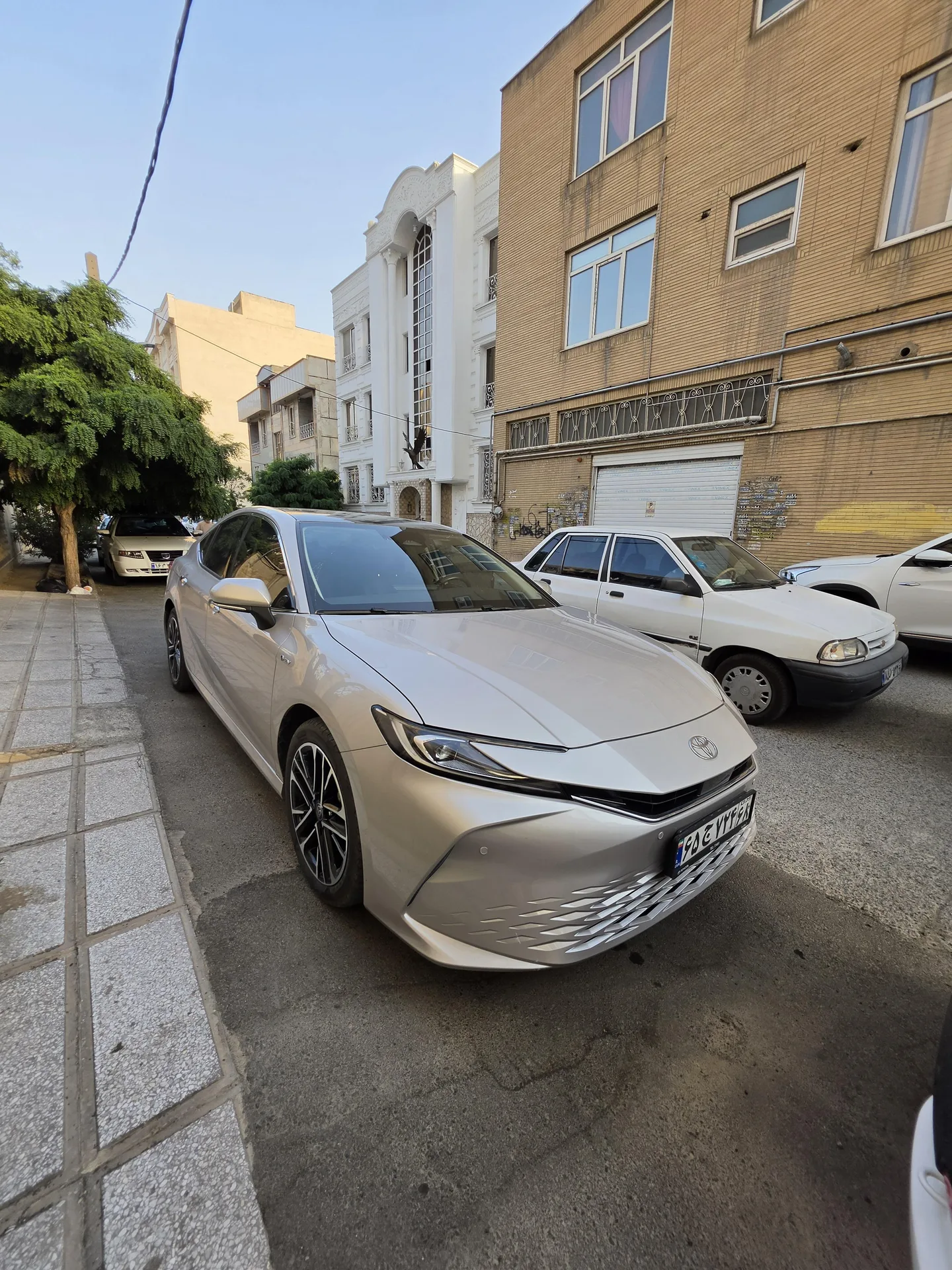 تویوتا کمری هیبرید