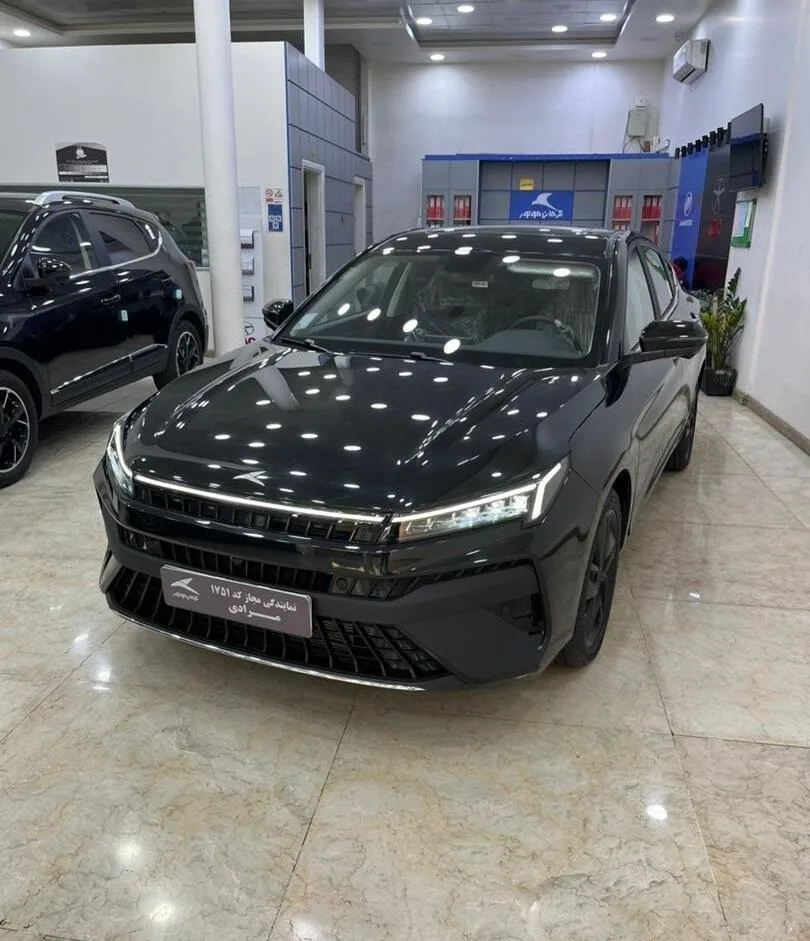 کی ام سی J7