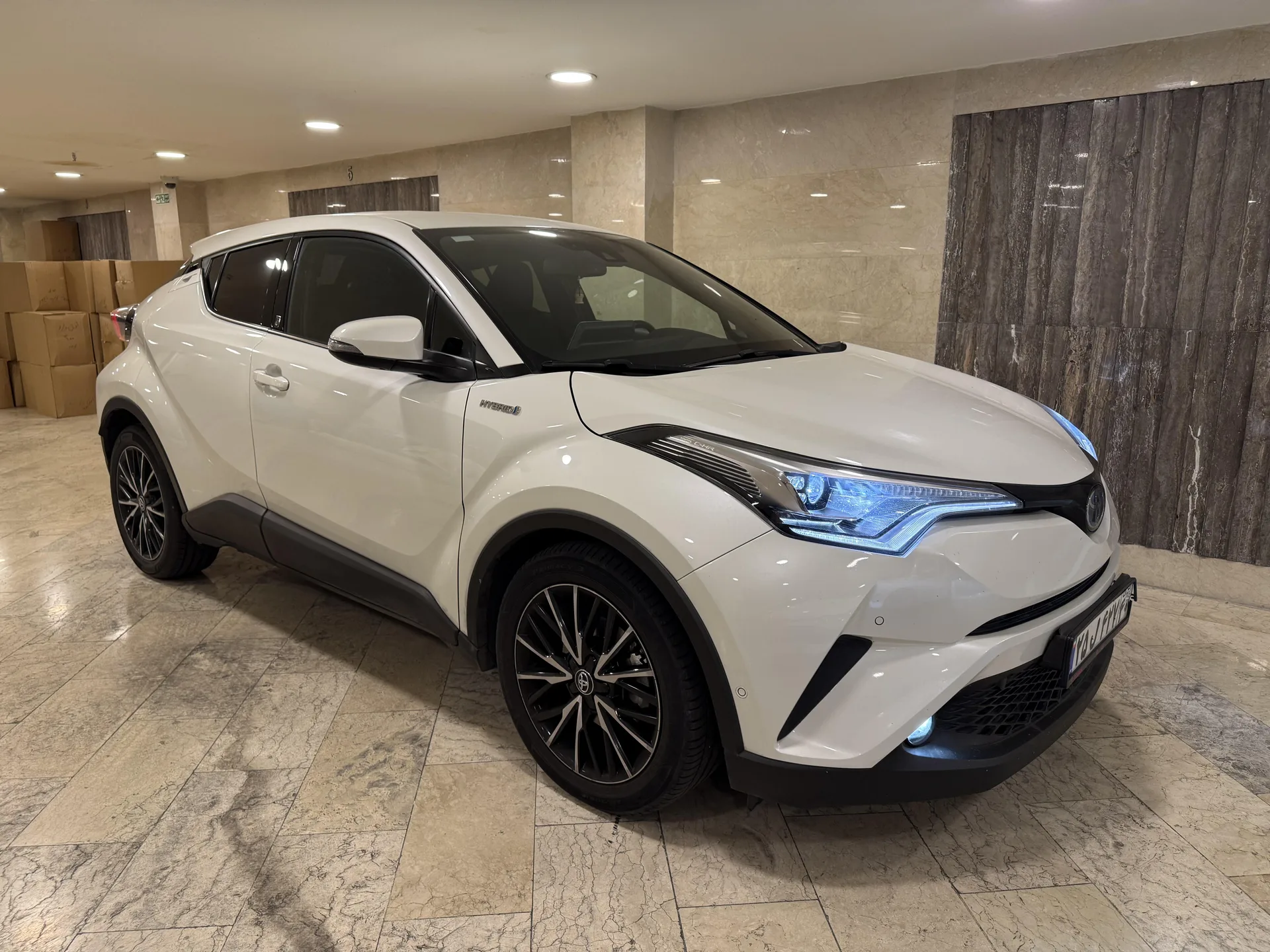 تویوتا  C-HR هیبرید 3