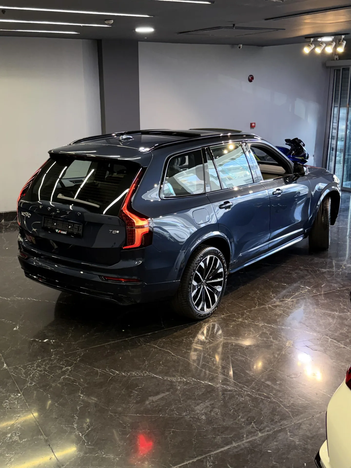 ولوو  XC90 3