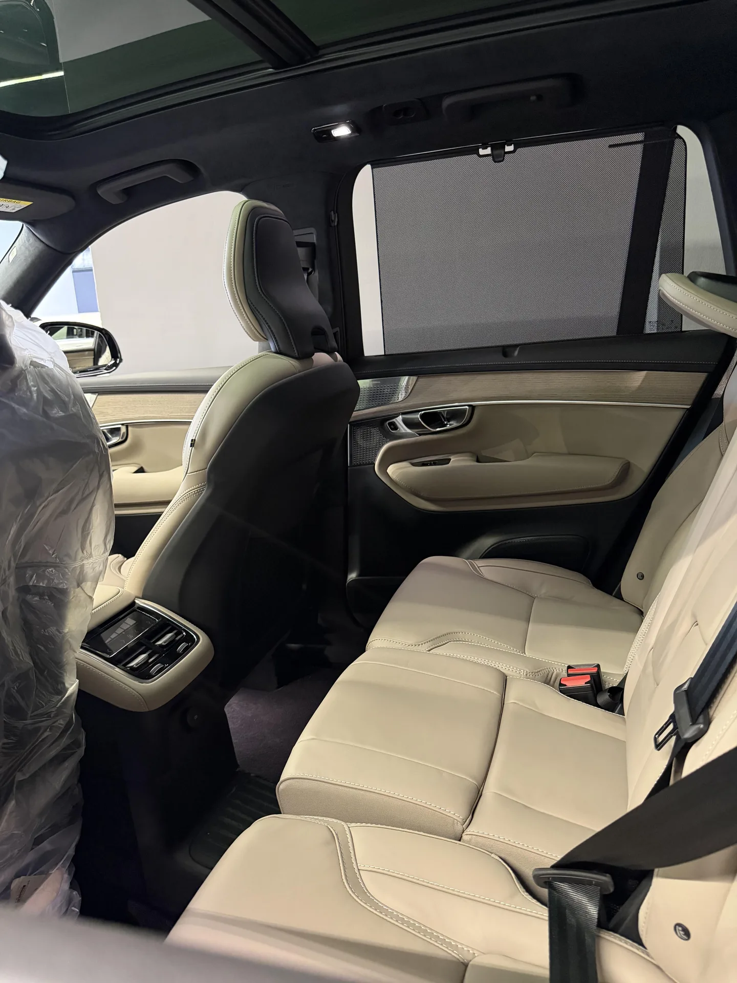 ولوو  XC90 8