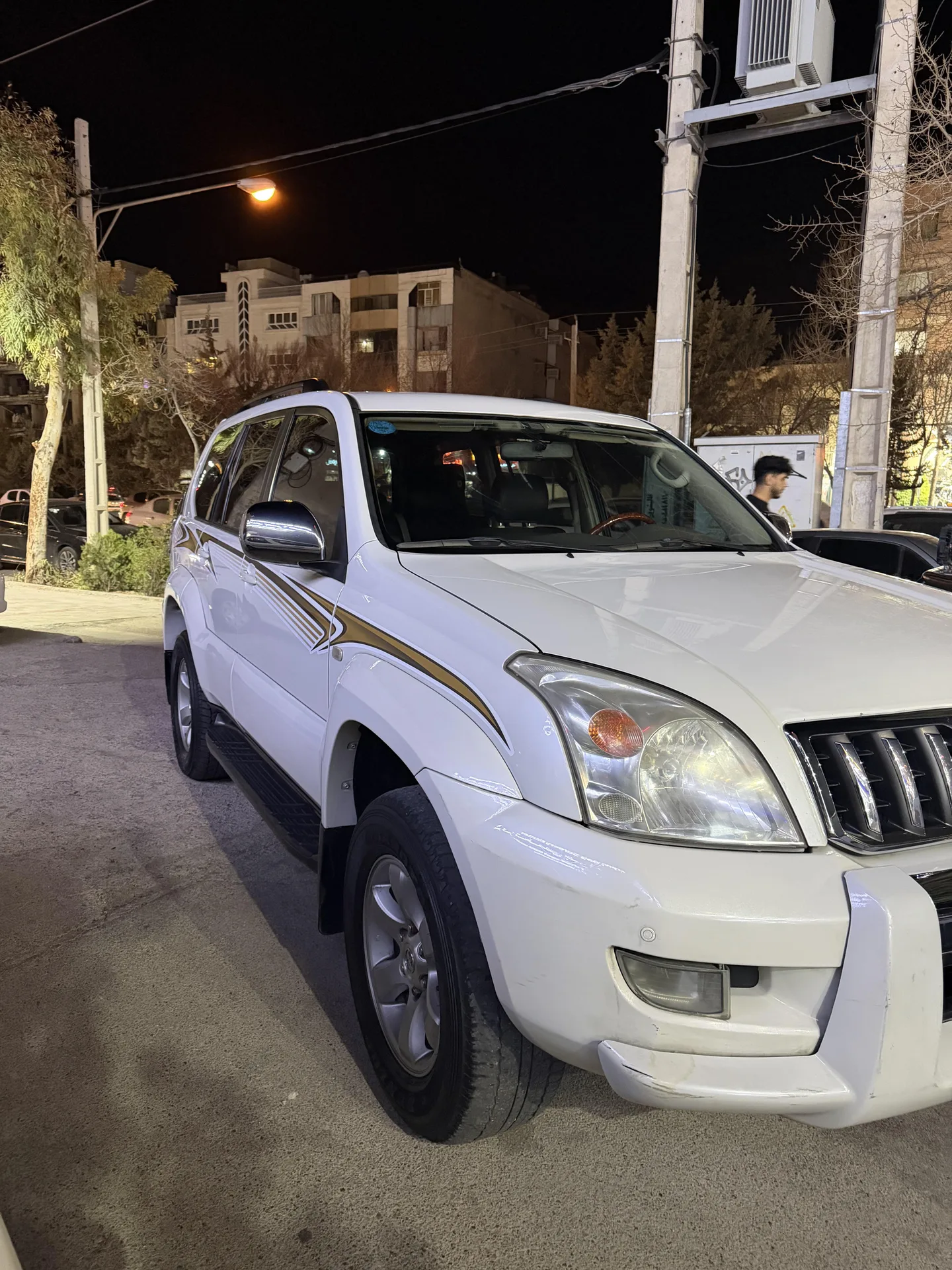 تویوتا  پرادو  چهار در 2