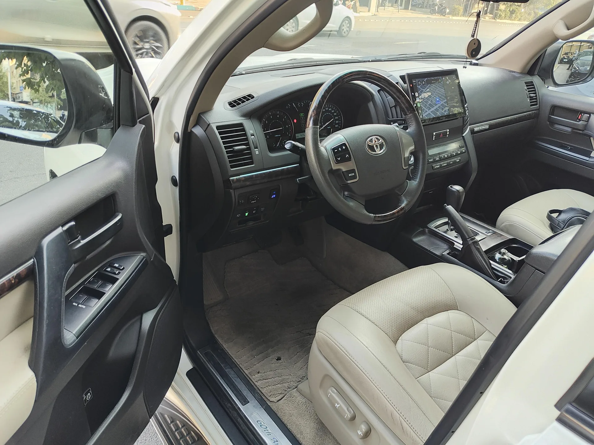 تویوتا  لندکروز چهار در 3