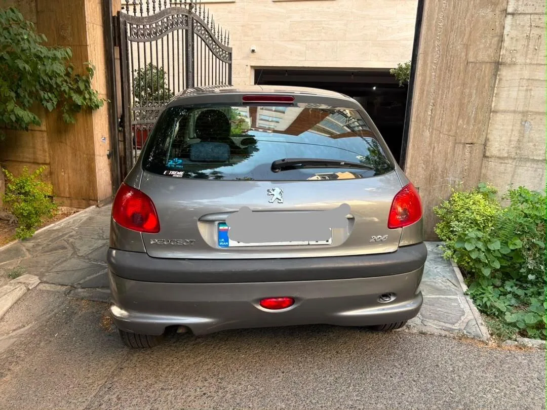 پژو 206