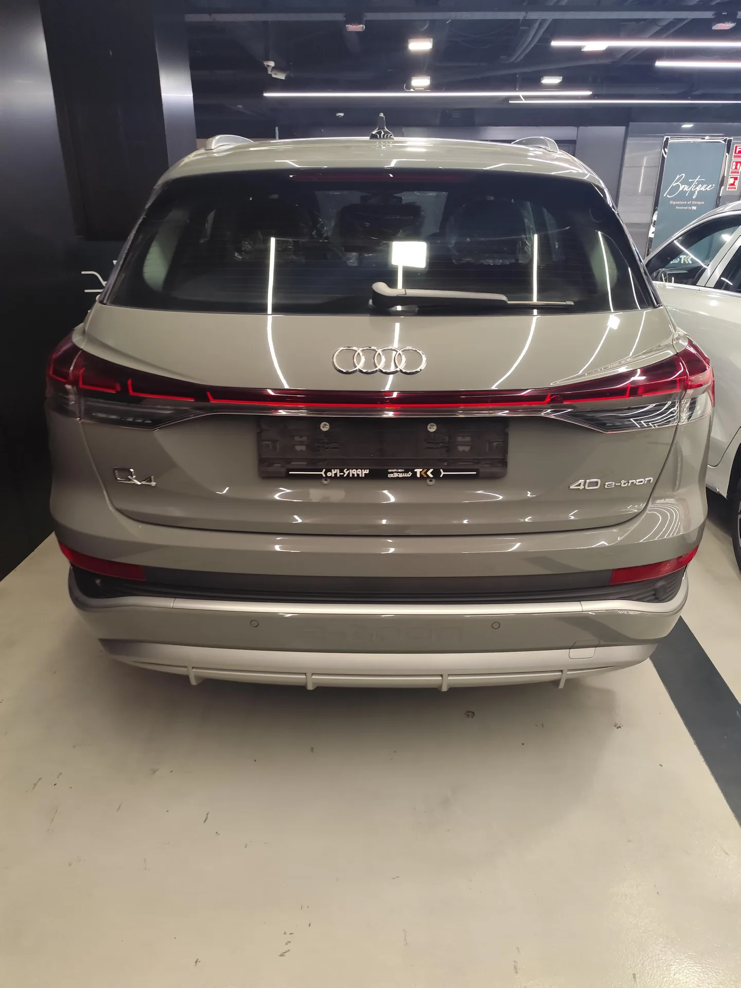 آئودی  Q4 e-tron 4