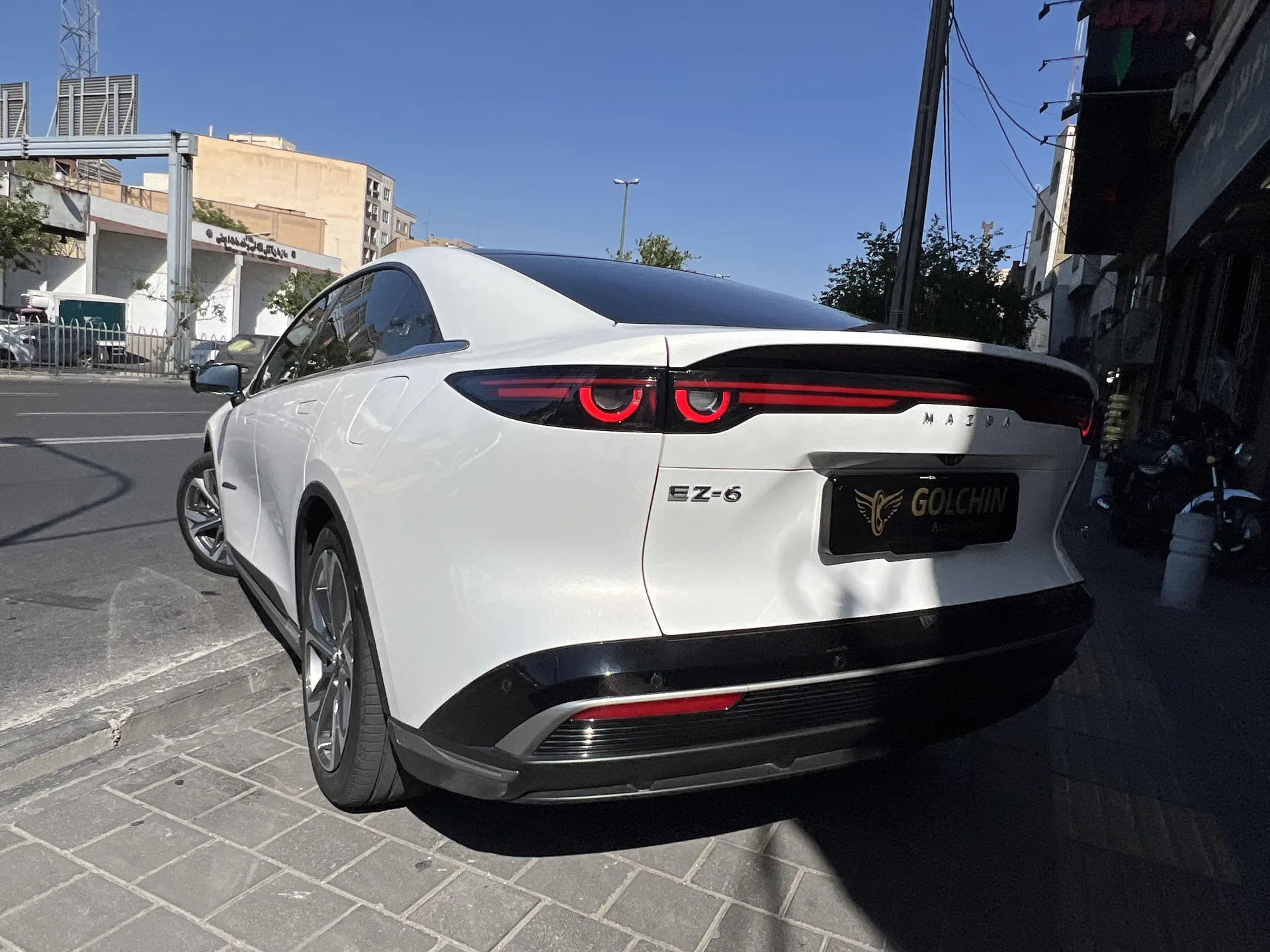 مزدا  EZ6 12