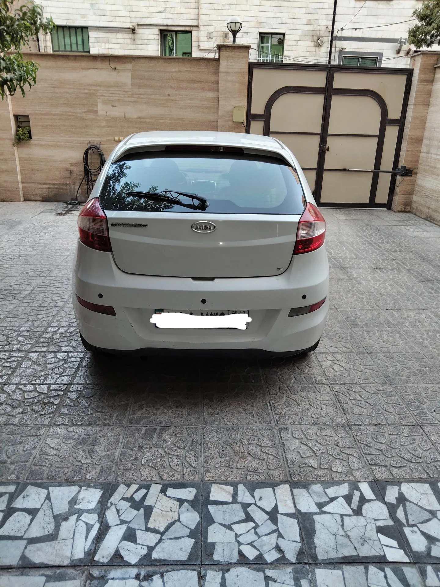 ام وی ام 315هاچ بک