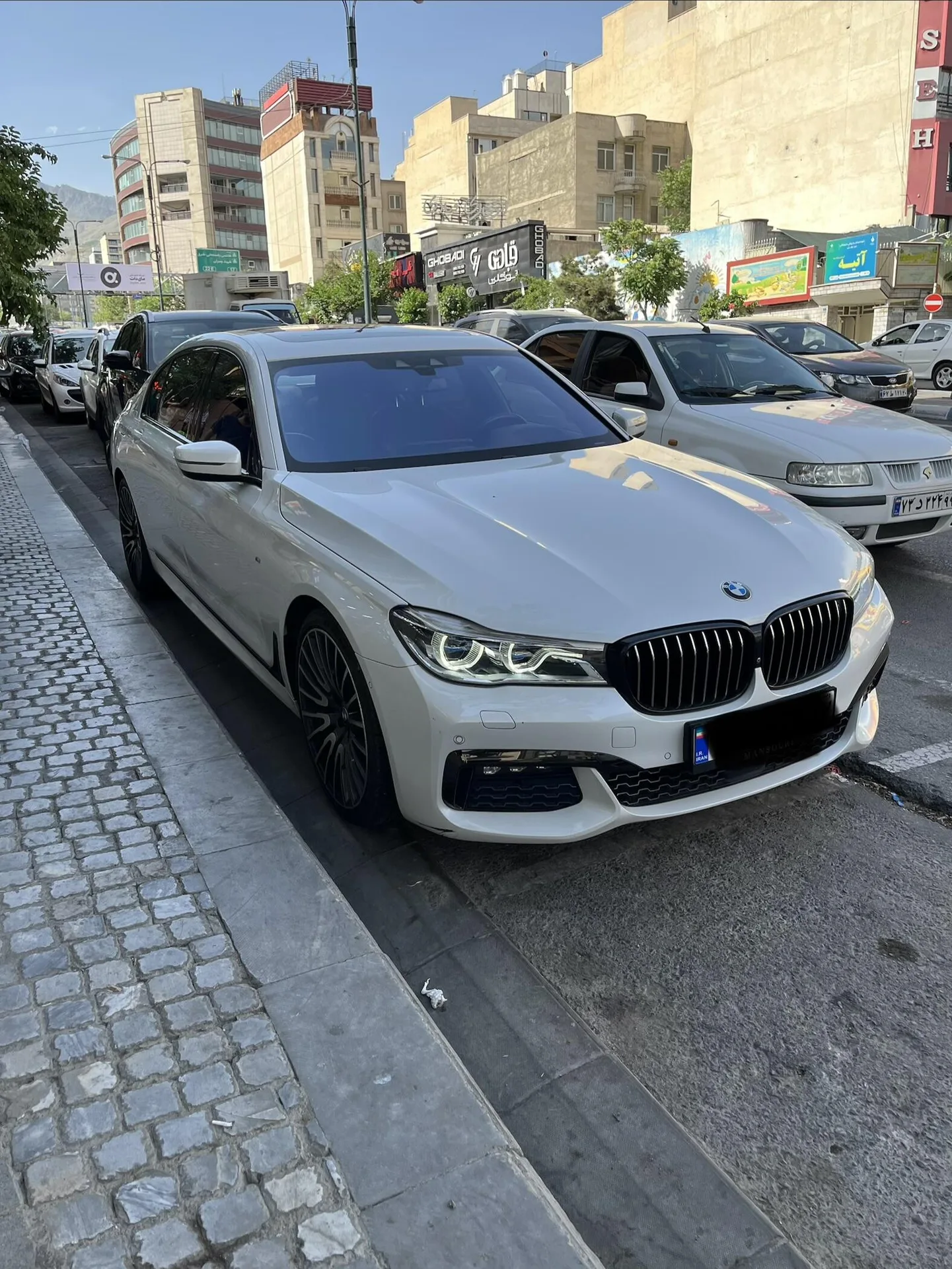 ب ام و  سری 7 2