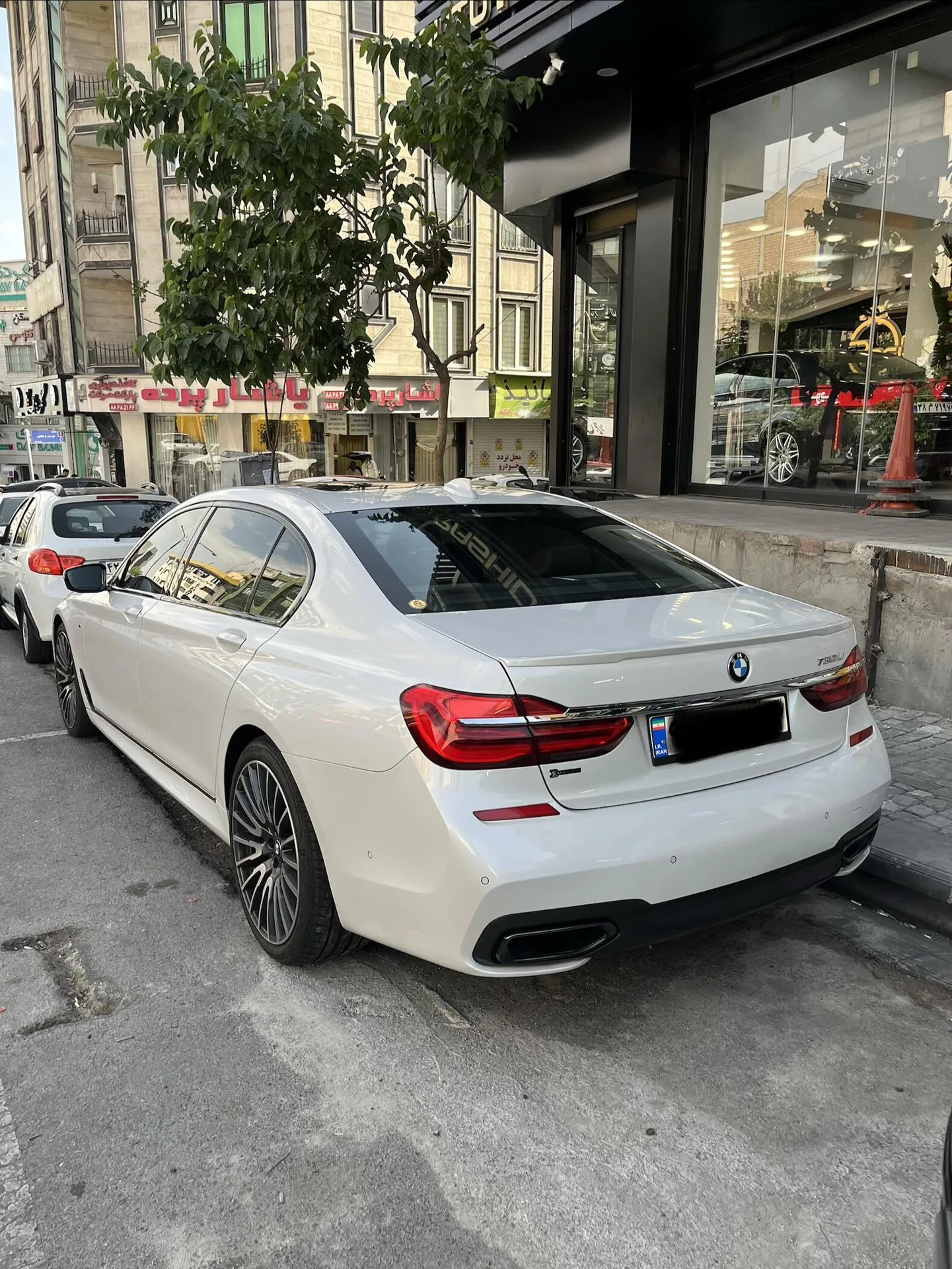 ب ام و  سری 7 3