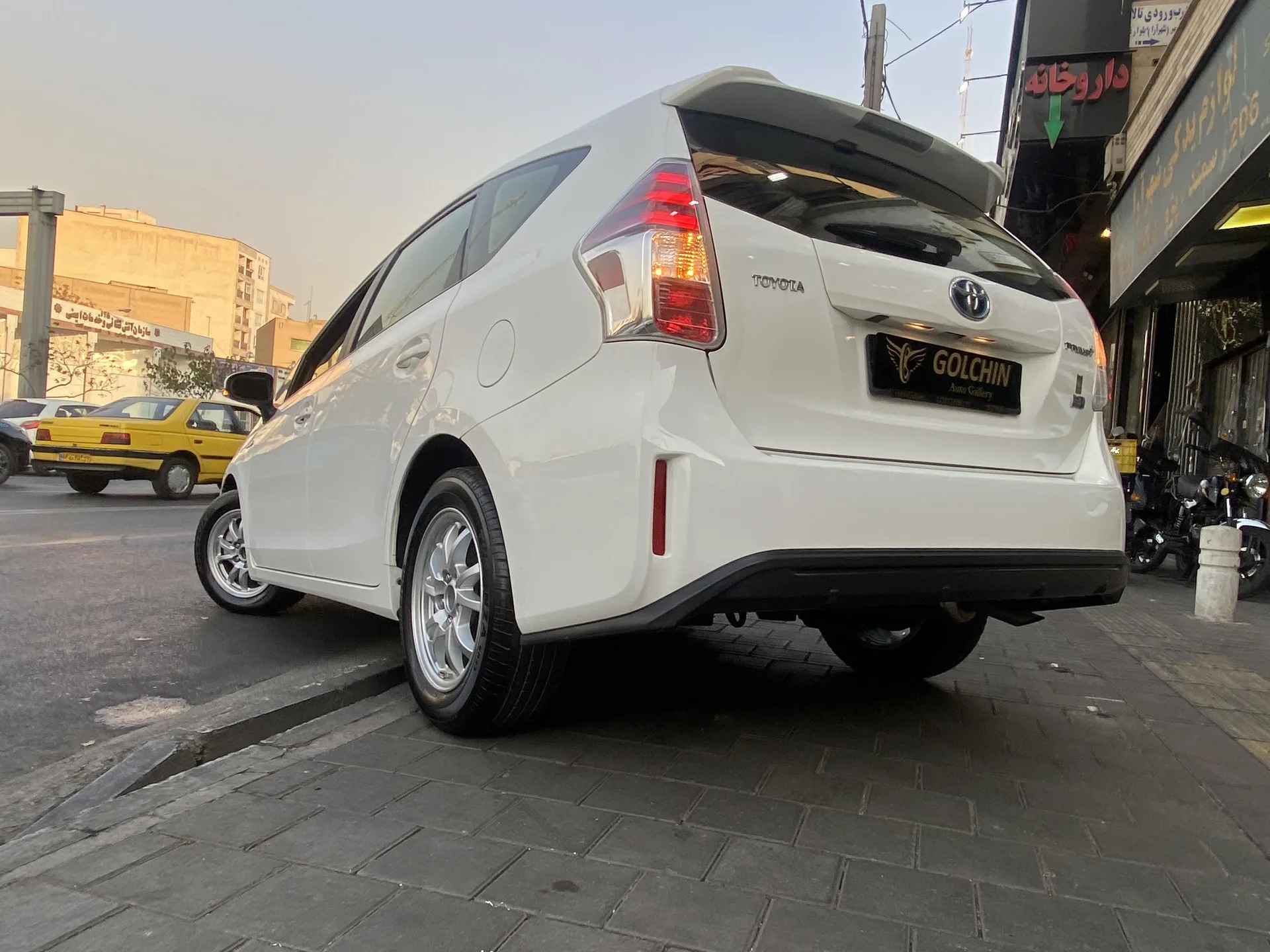 تویوتا  پریوس 19