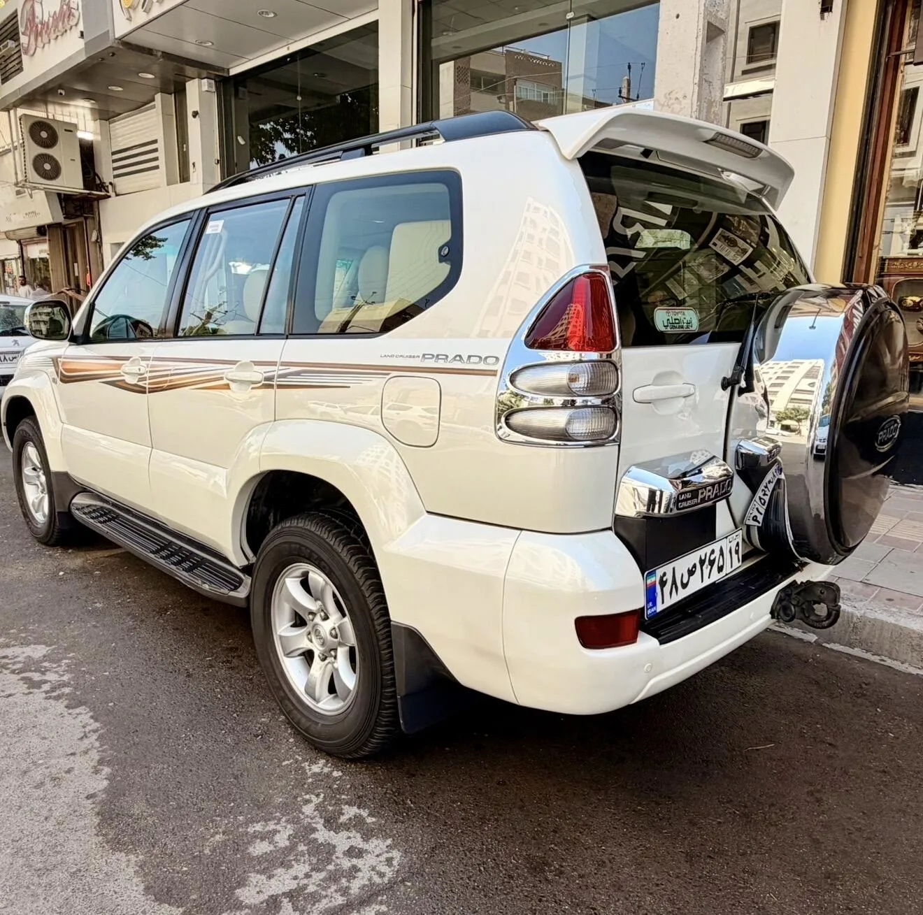 تویوتا  پرادو  چهار در 3