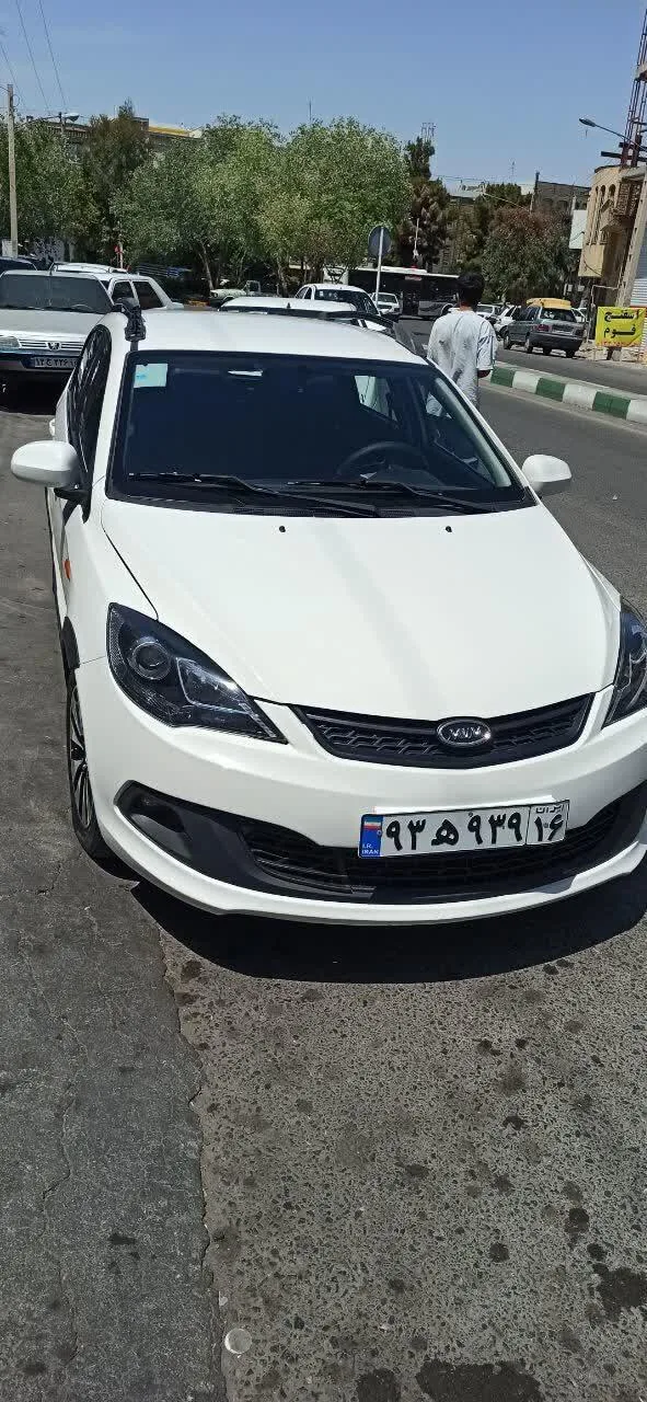 ام وی ام  315هاچ بک 2