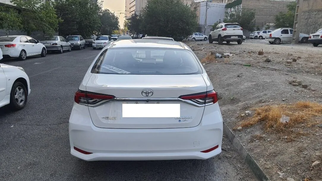 تویوتا  کرولا هیبرید 4