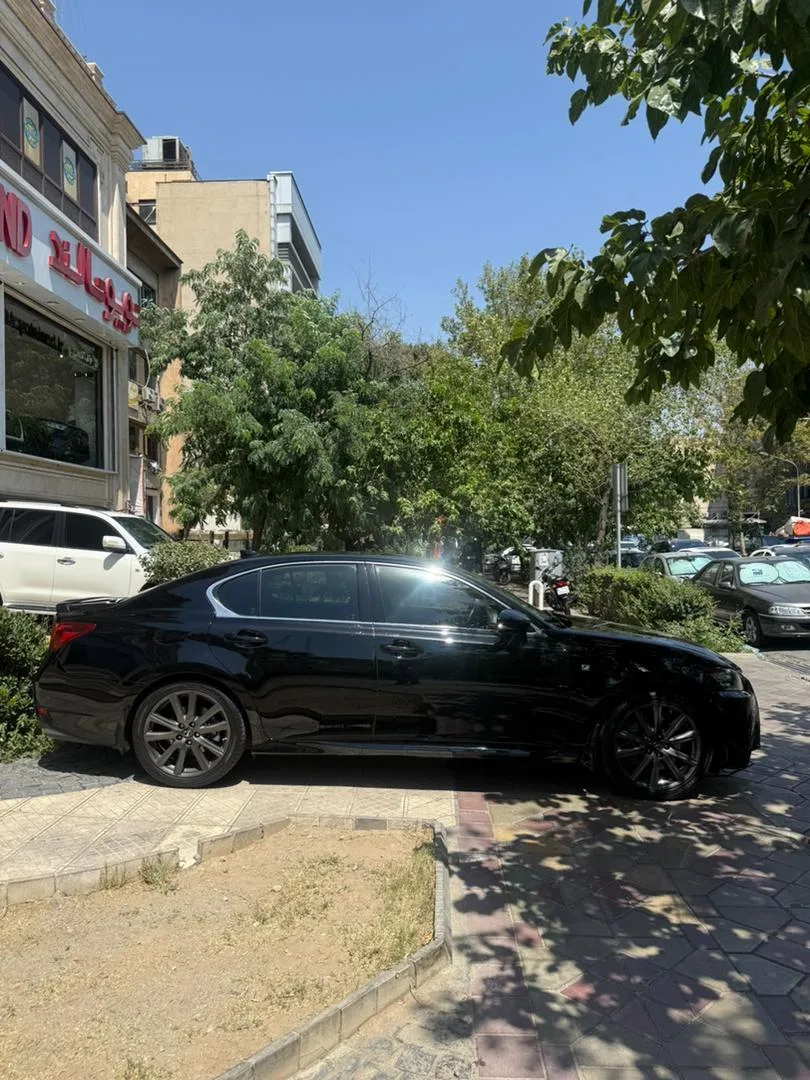لکسوس  GS 3