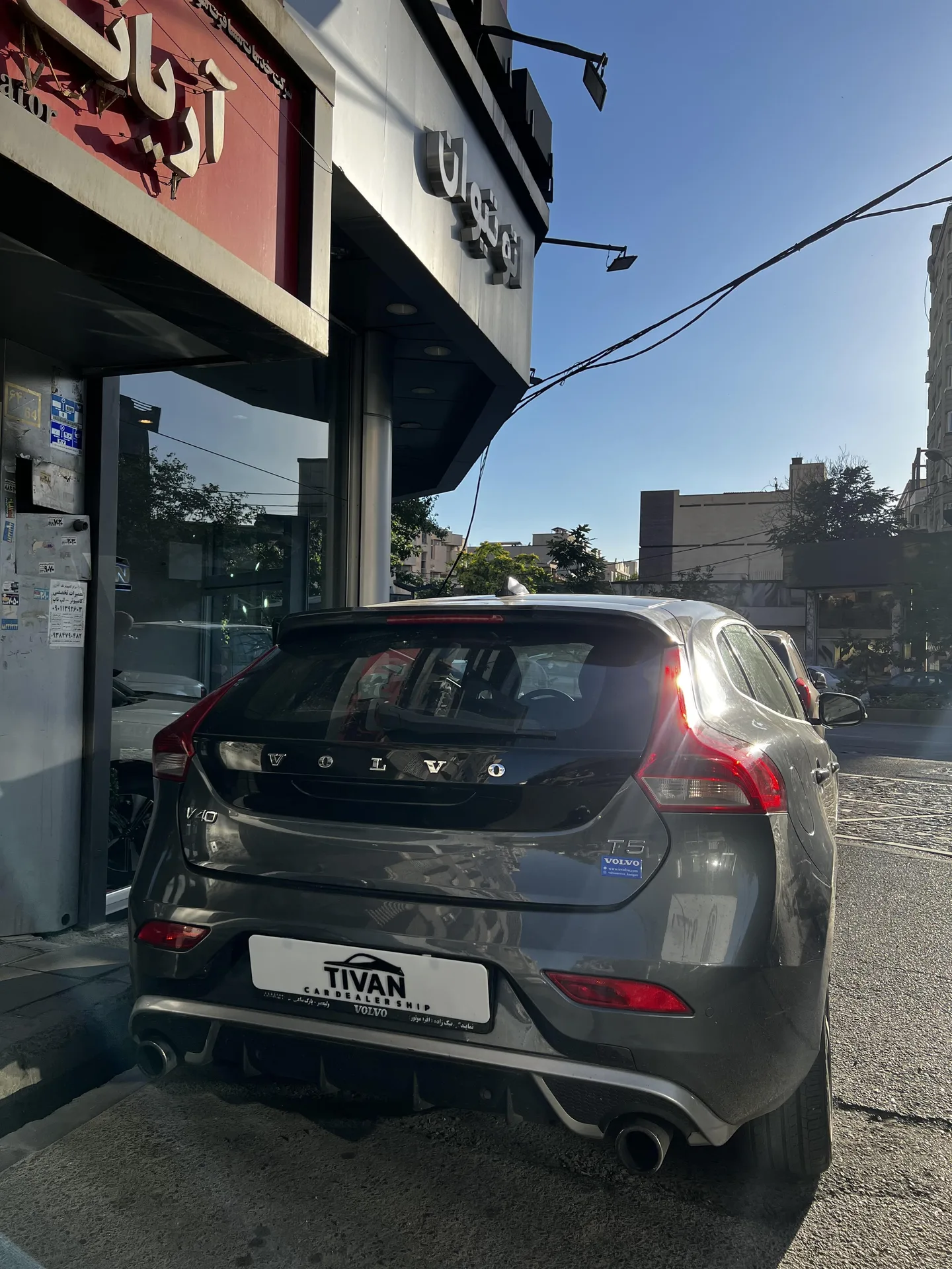 ولوو  V40 3