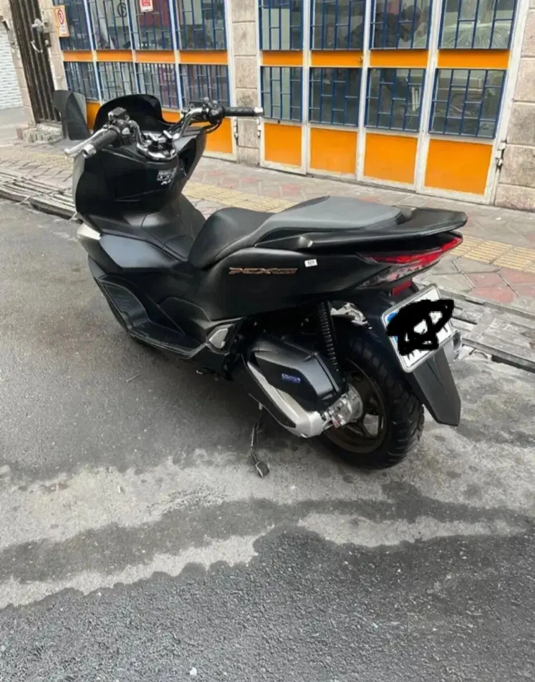 همراه سیکلت طرح PCX 170