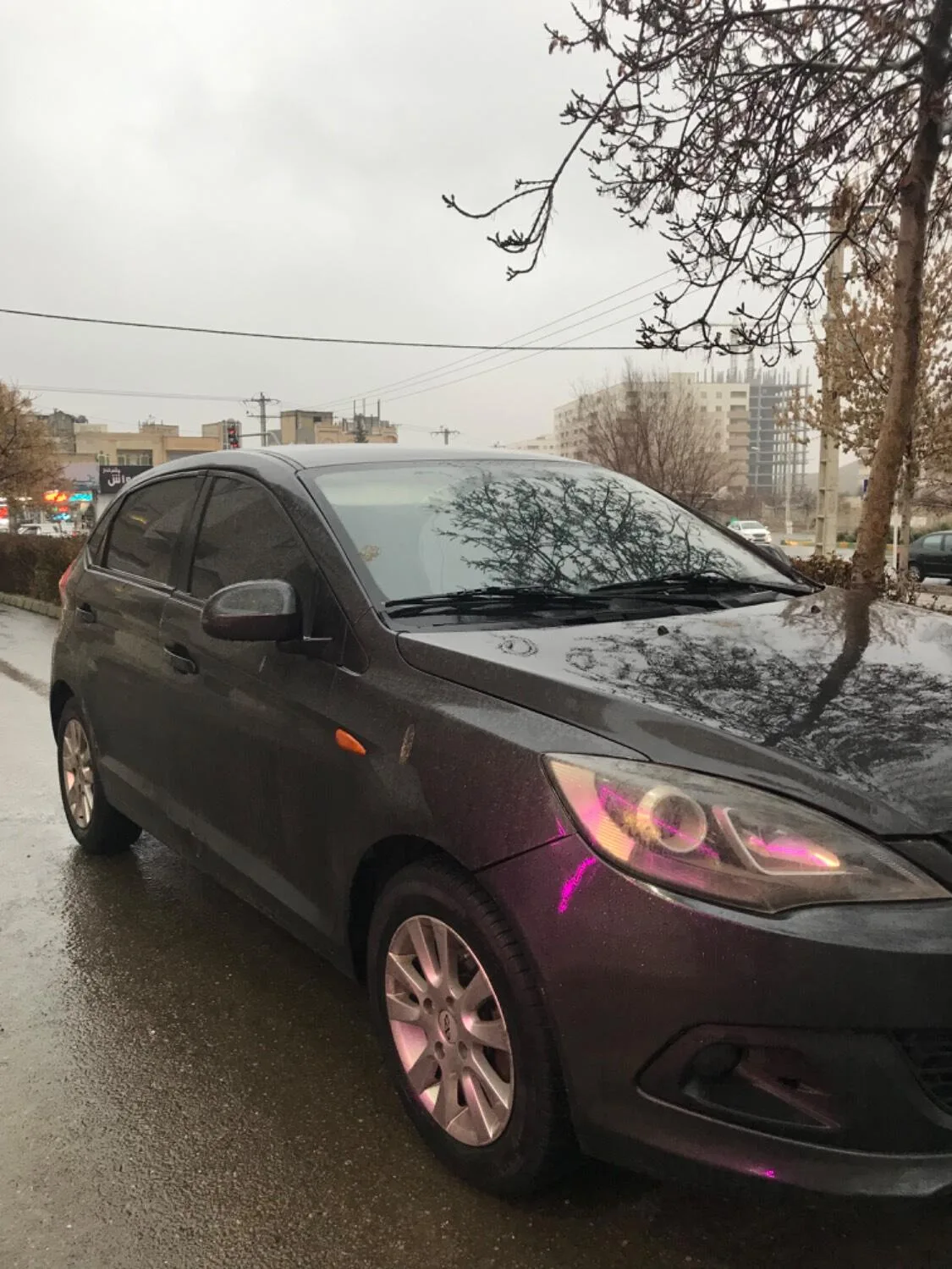 ام وی ام 315هاچ بک