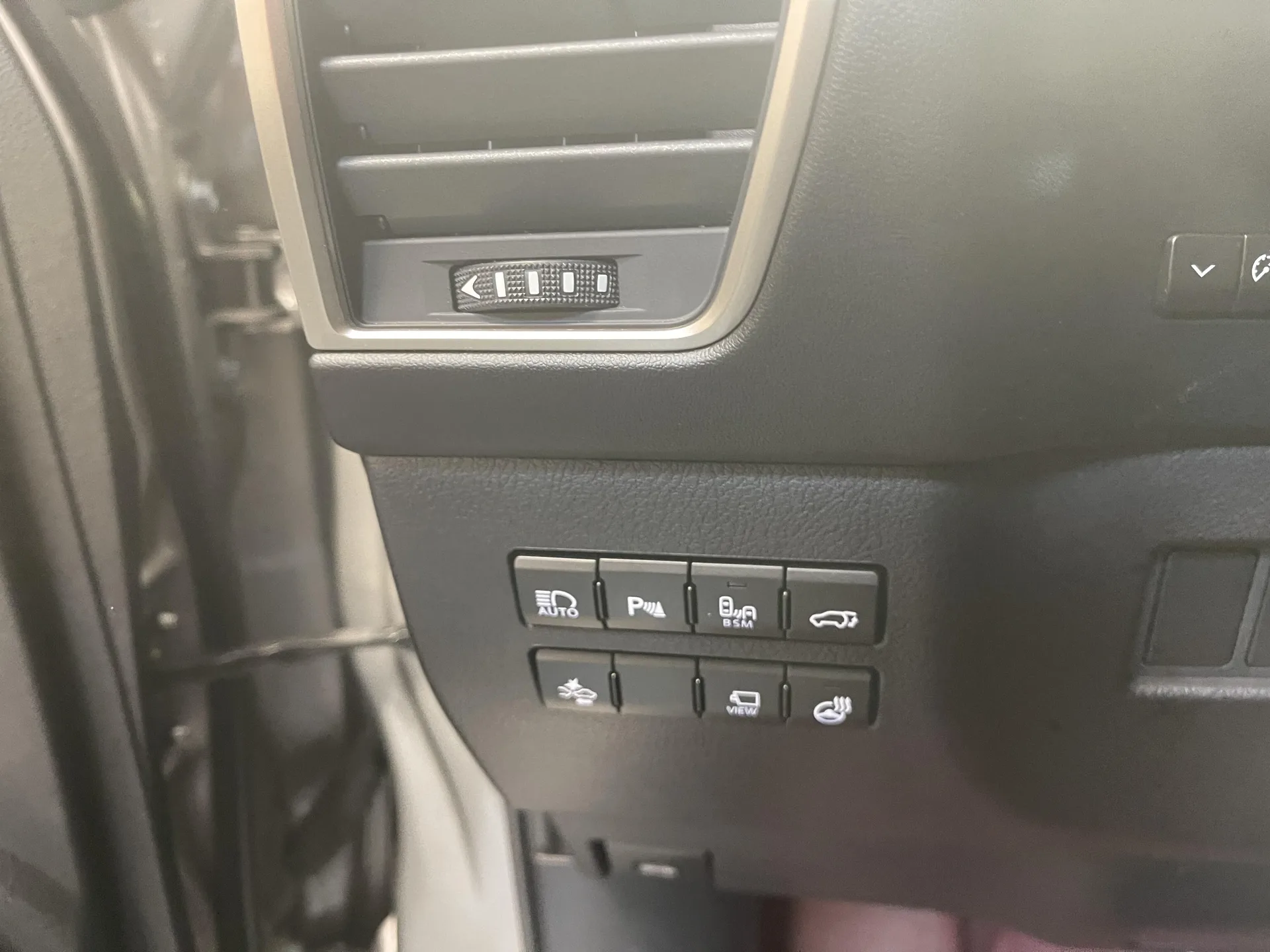 لکسوس  NX هیبرید 9