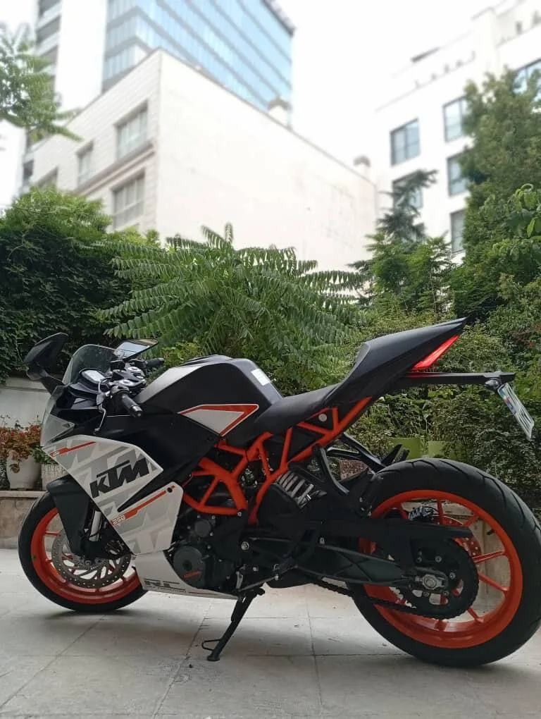کی تی ام  RC 250 2