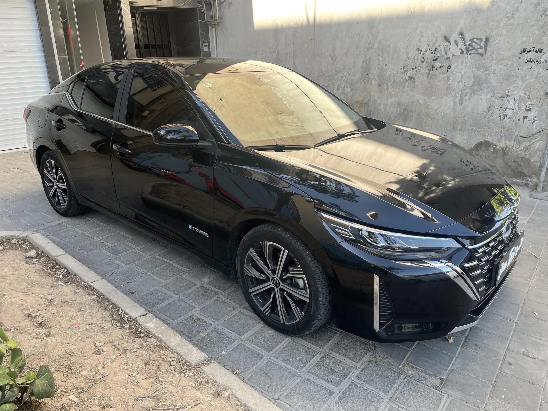 نیسان  سیلفی e-POWER 2