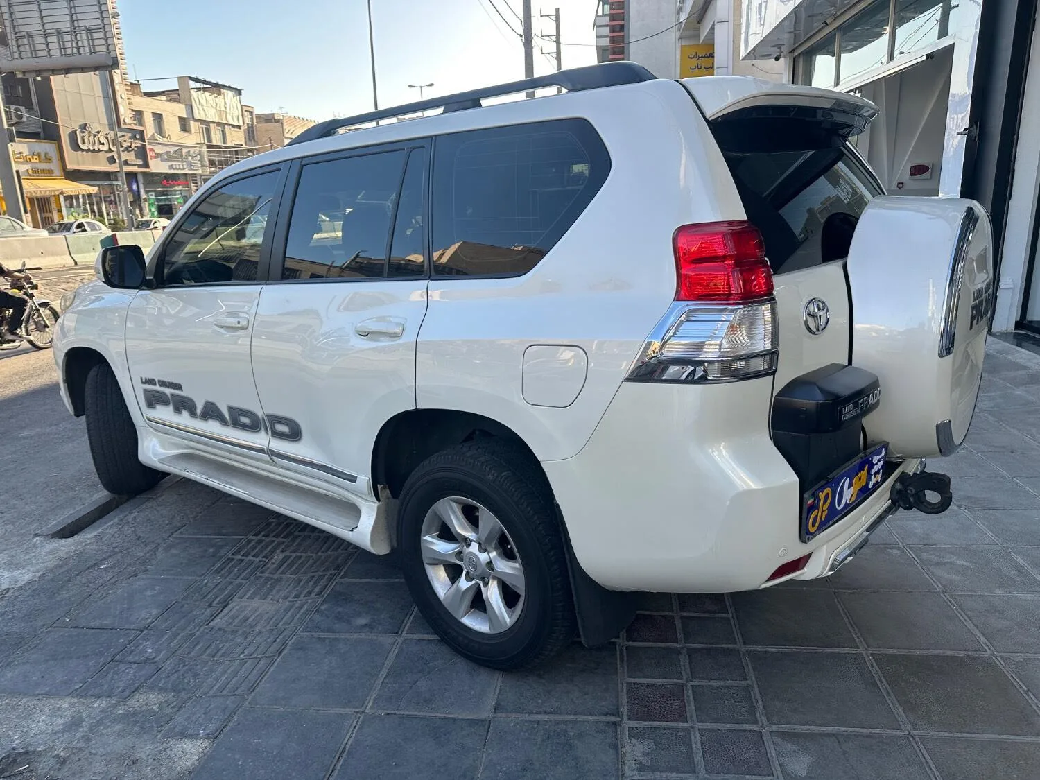 تویوتا  پرادو  چهار در 5