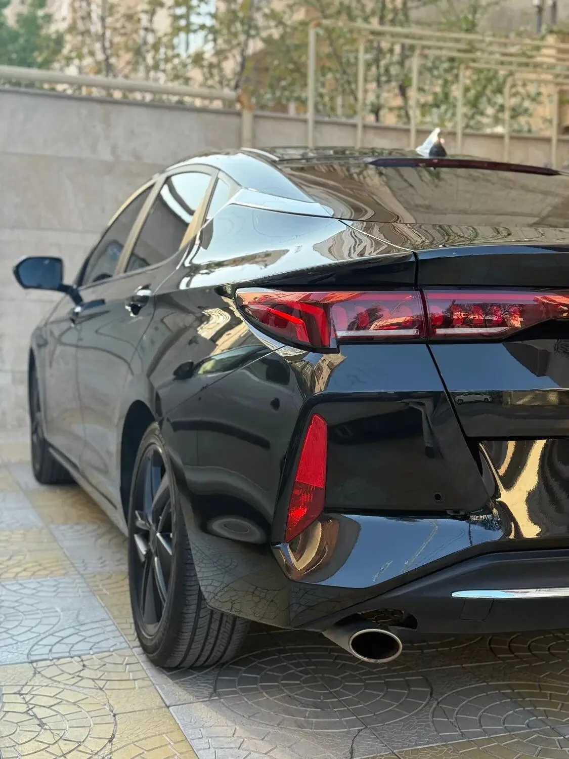 کی ام سی  J7 2