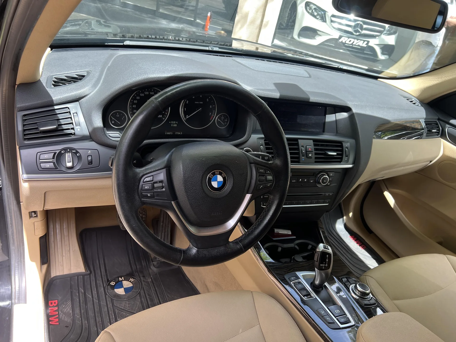 ب ام و  X3 8