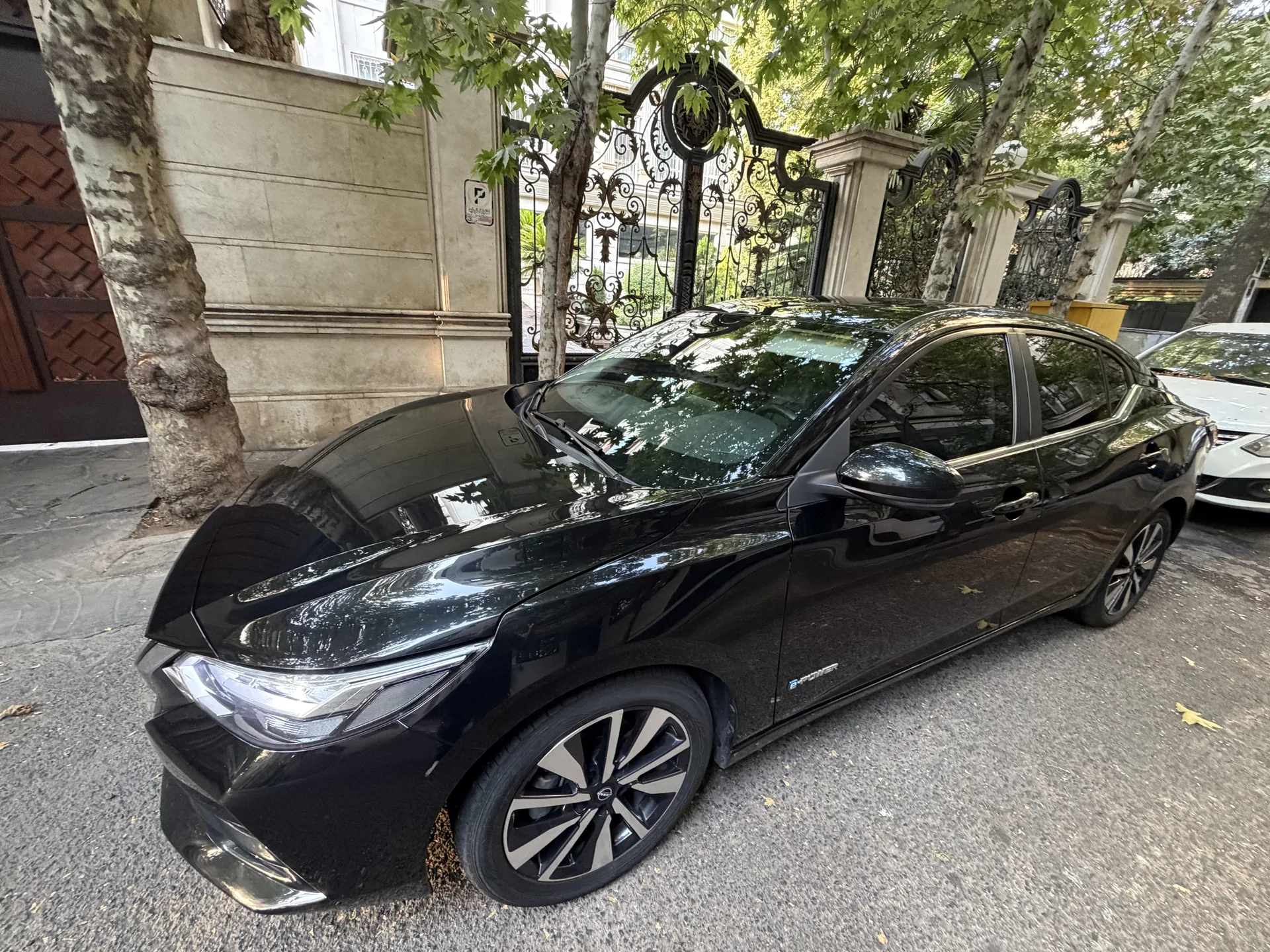 نیسان  سیلفی e-POWER 2