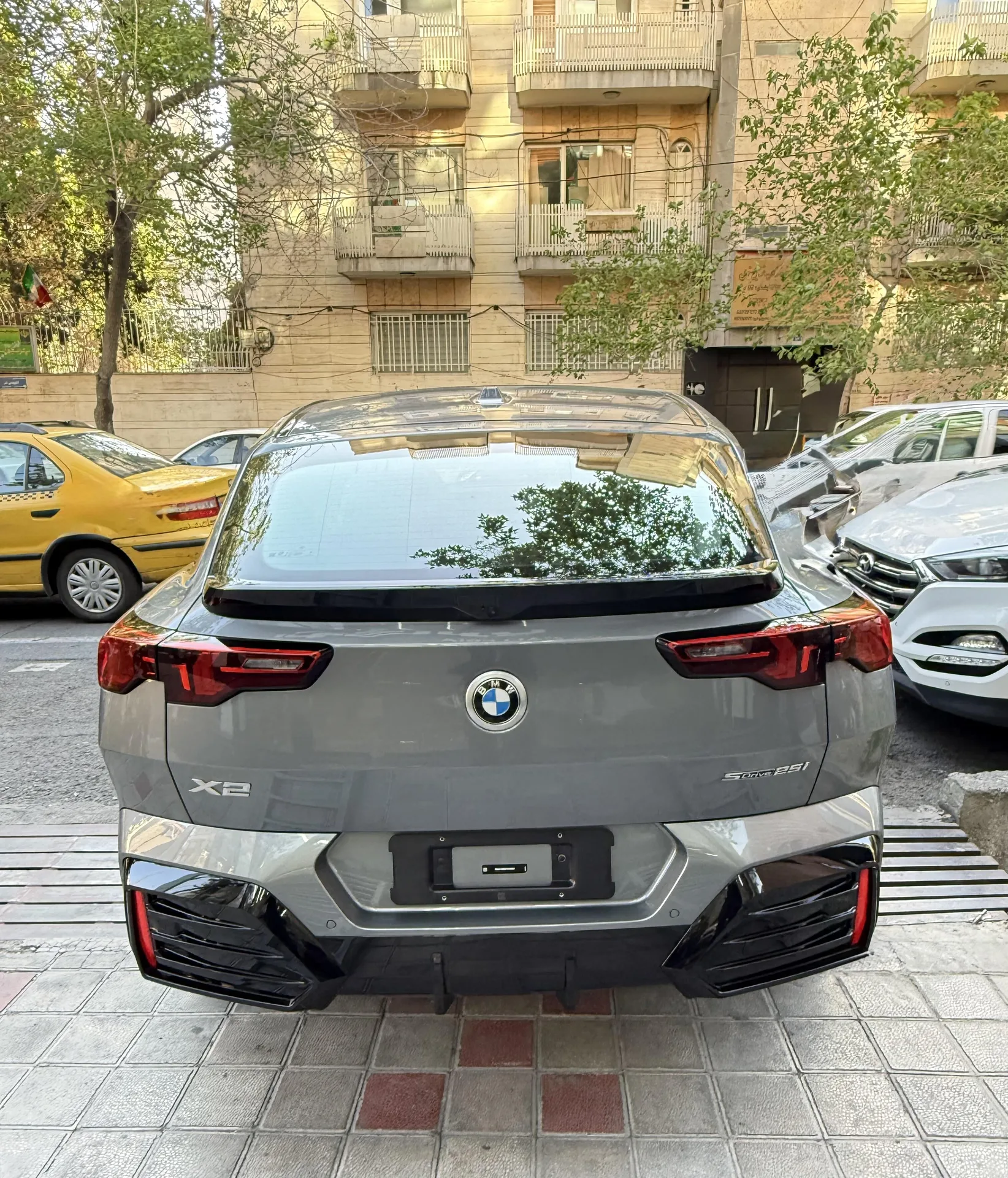 ب ام و  X2 3
