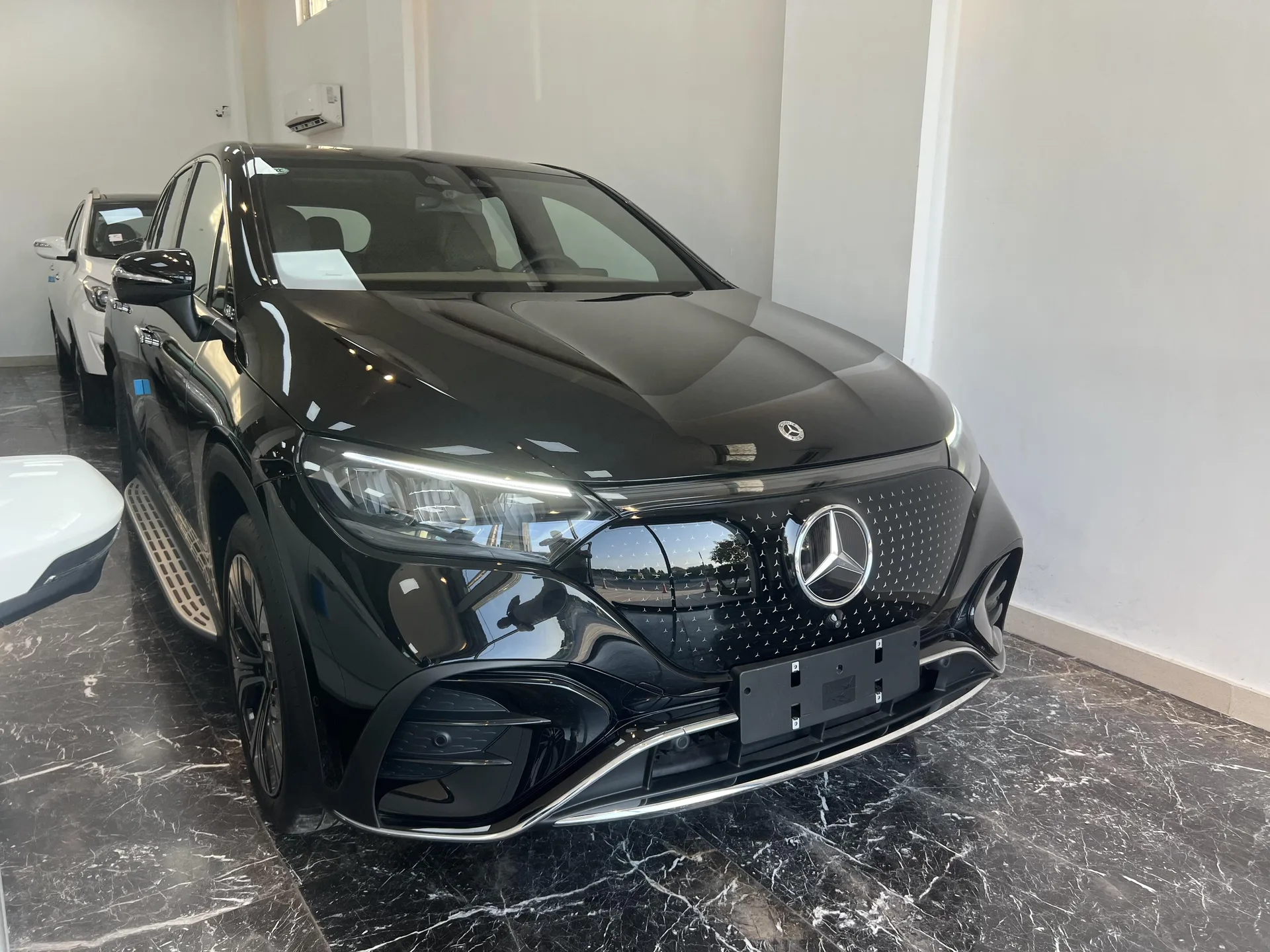 بنز  EQE SUV 2
