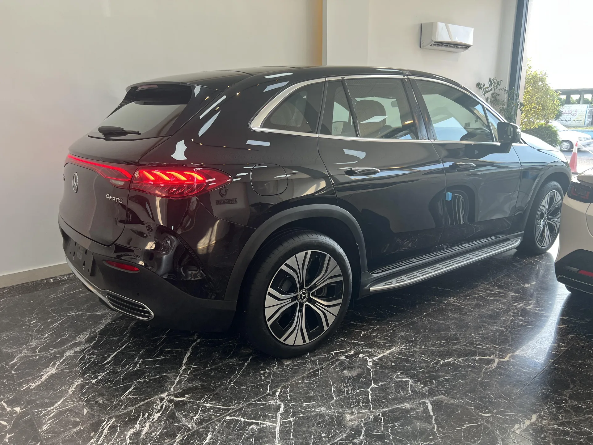 بنز  EQE SUV 3