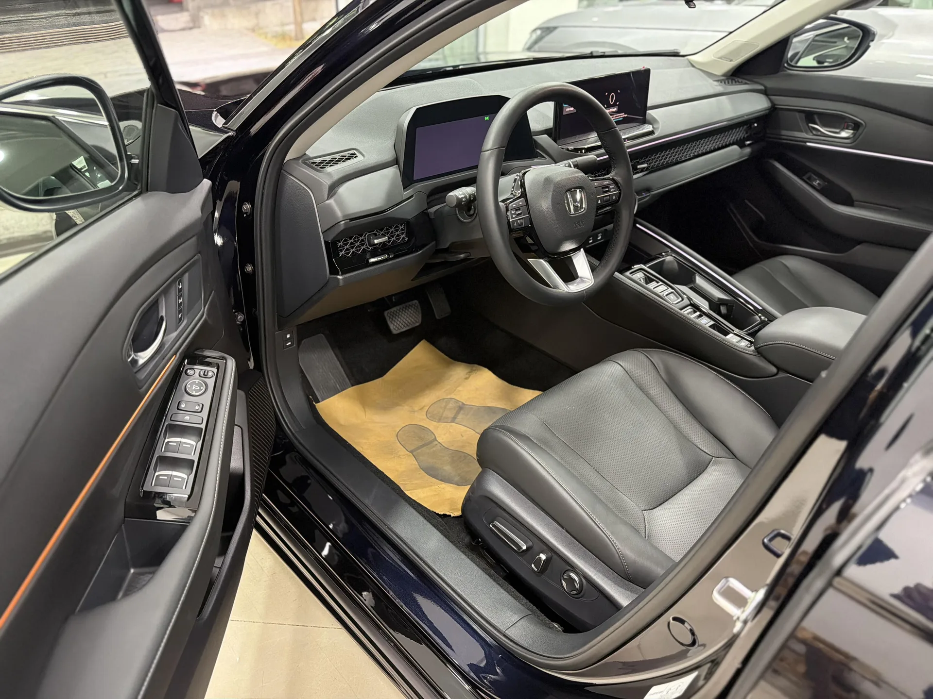 هوندا  آکورد e:PHEV 6