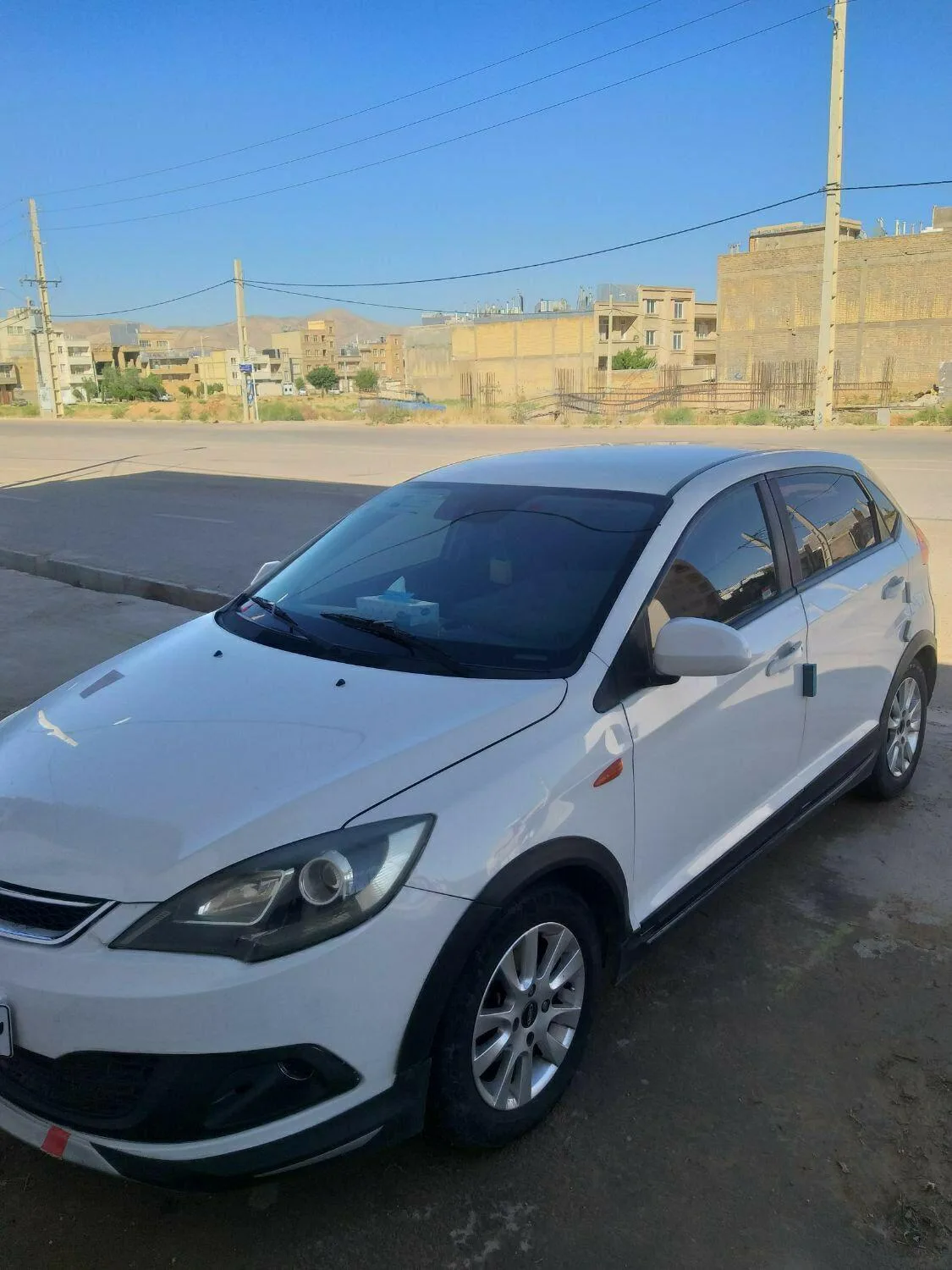 ام وی ام 315هاچ بک