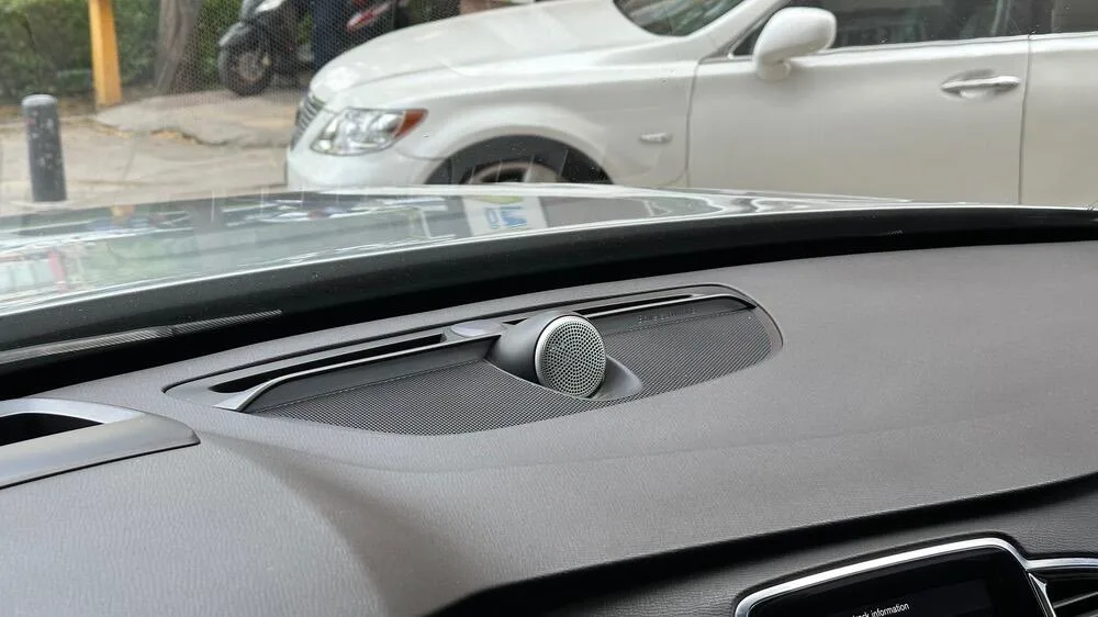 ولوو  XC90 6