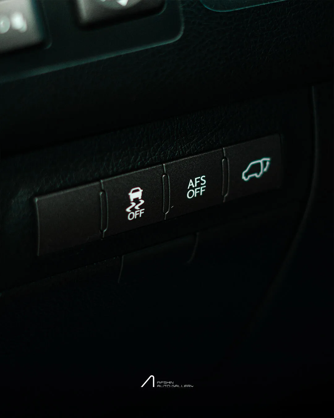 لکسوس  LX 4