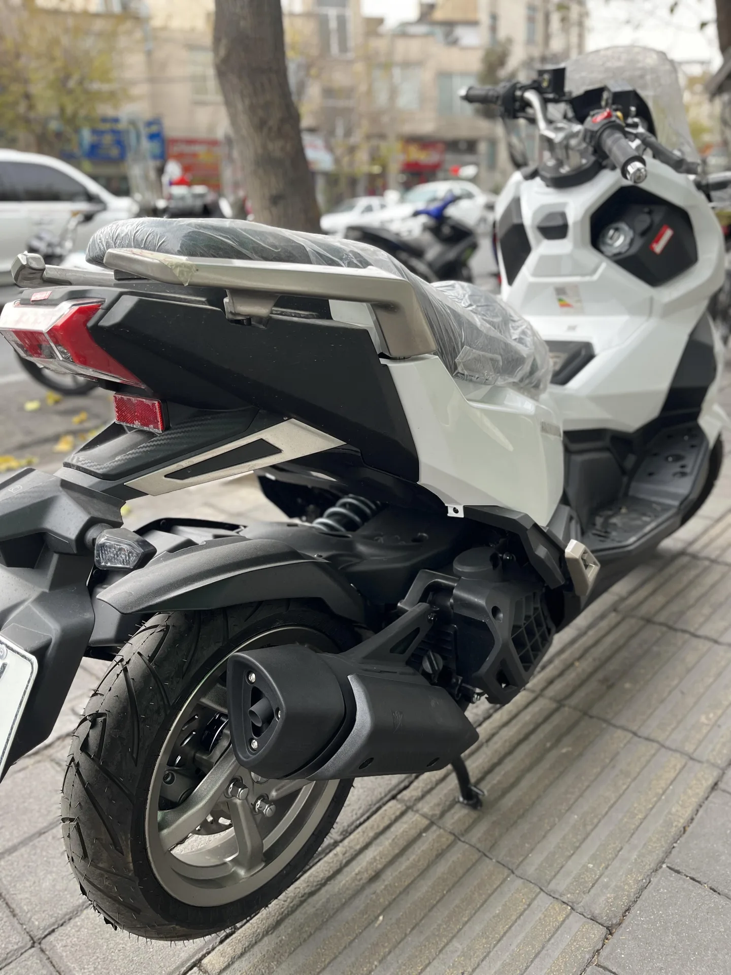 اس وای ام  ADV 175 3