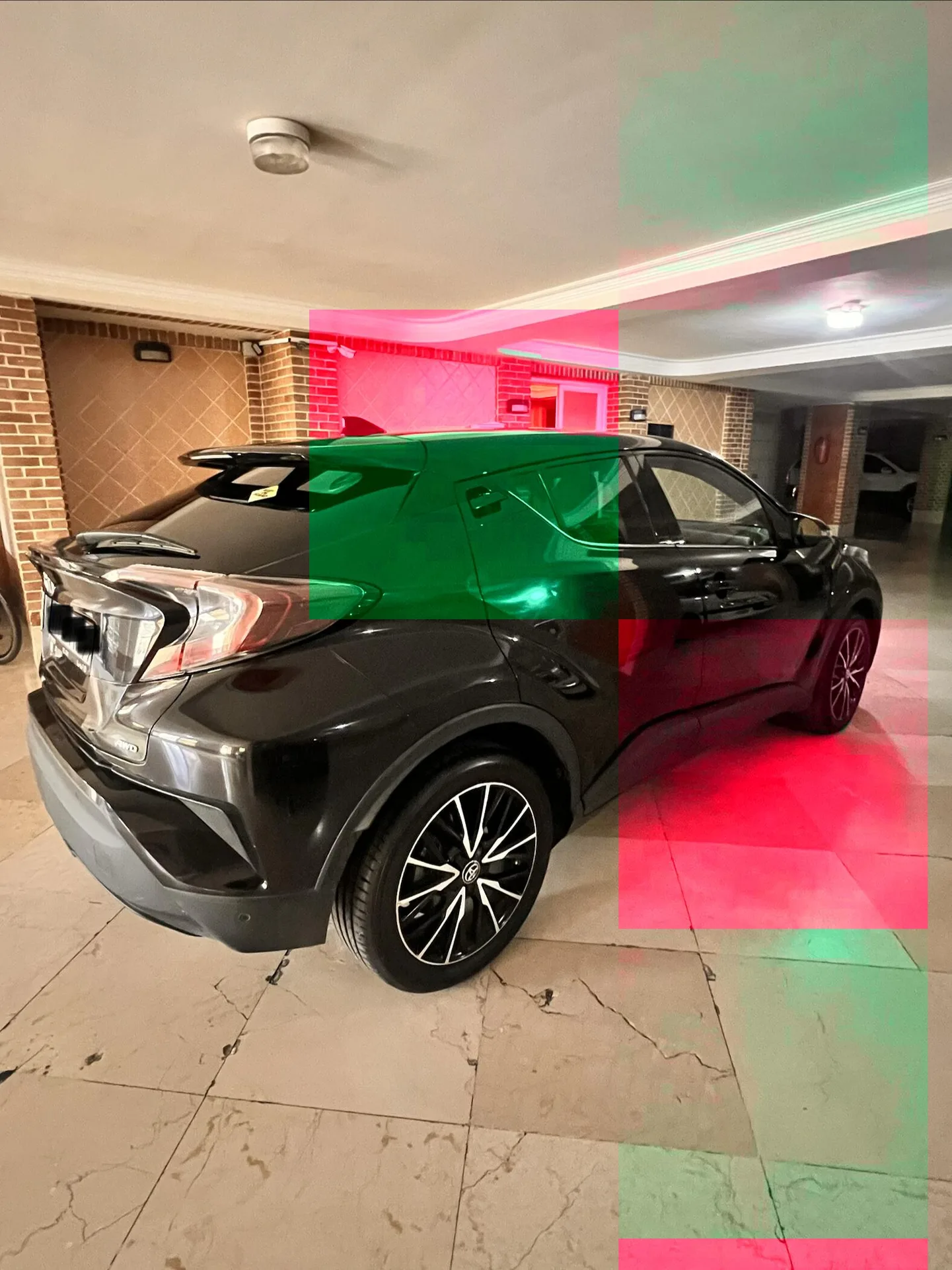 تویوتا  C-HR 4