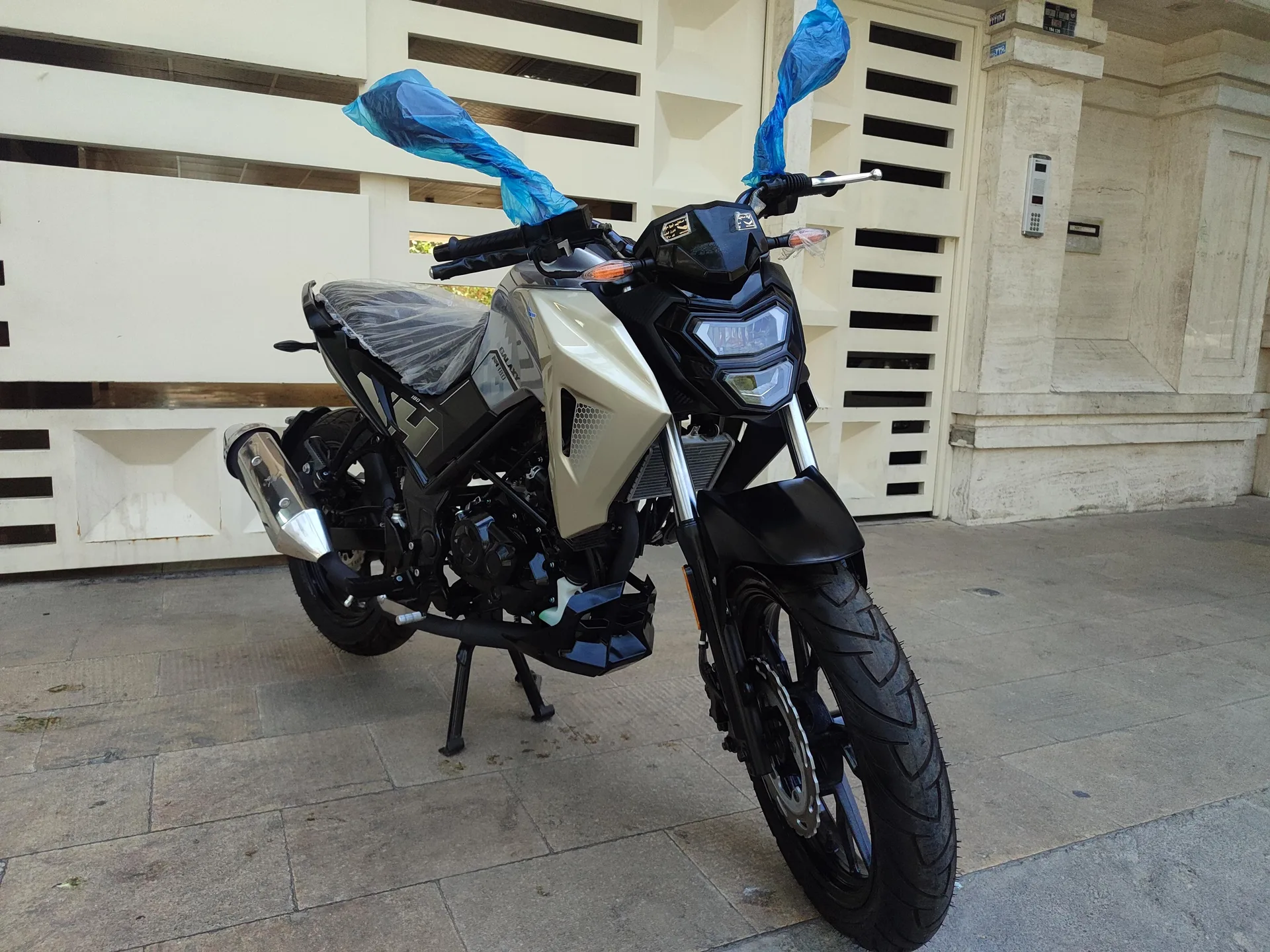 اس وای ام  گلکسی NA 180 2