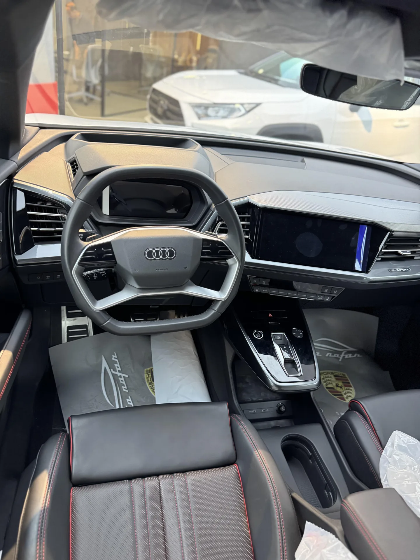 آئودی  Q5 e-tron 4
