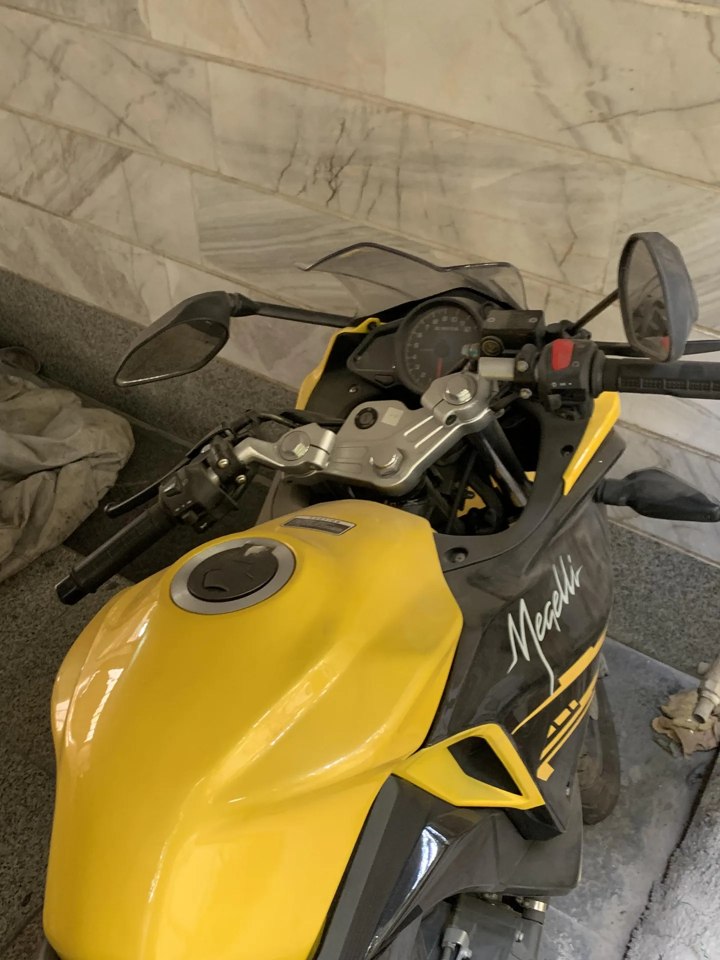 مگلی  200R 4