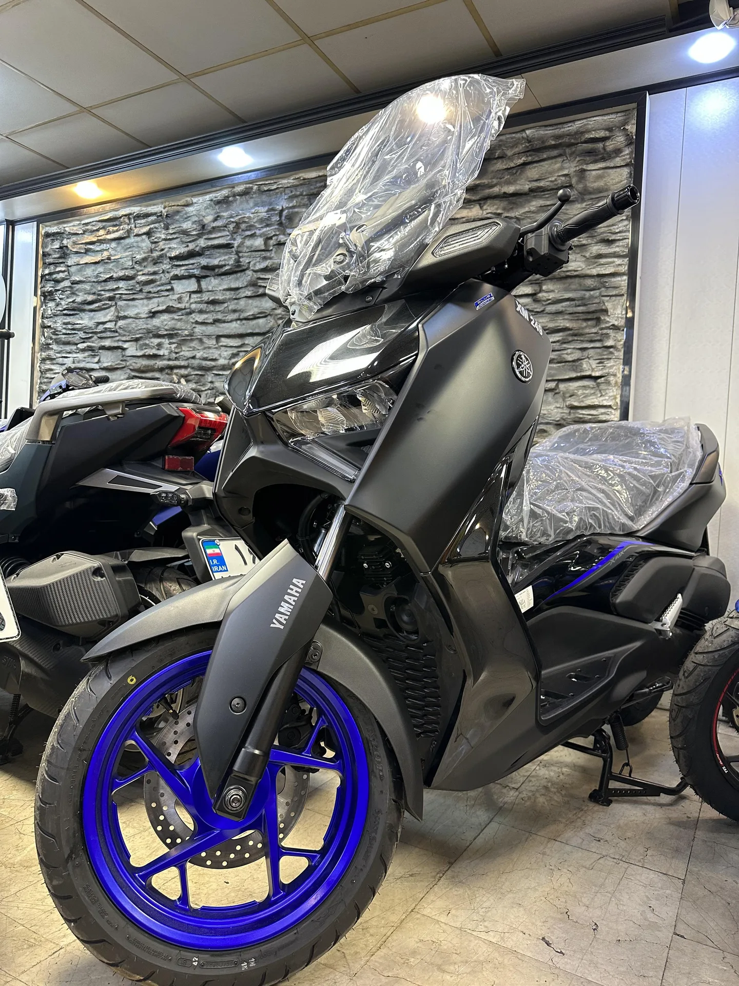 یاماها  XMAX 250 2