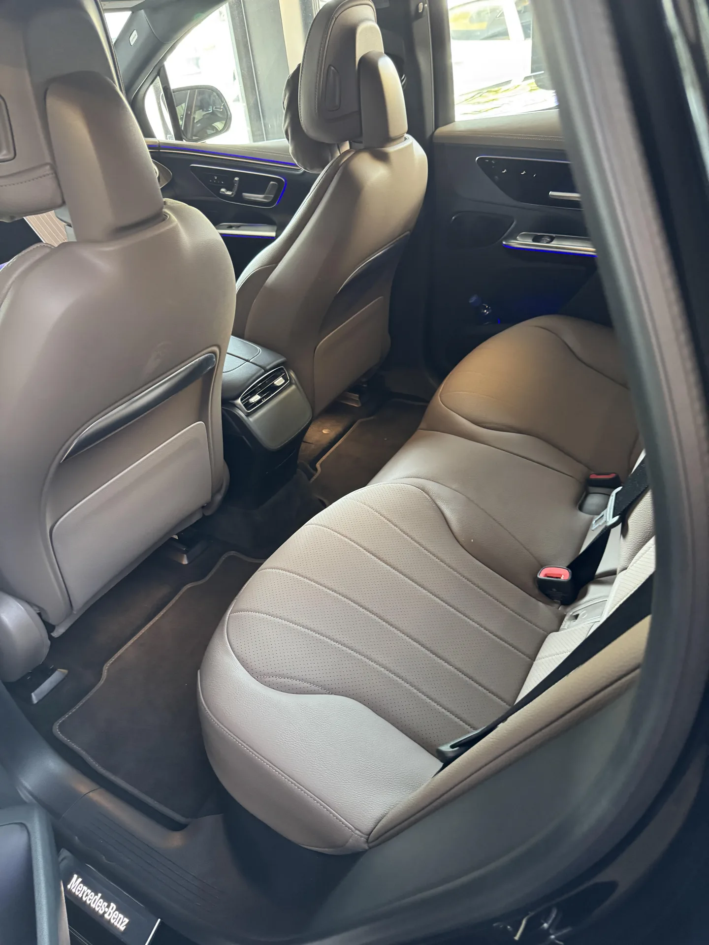 بنز  EQE SUV 6
