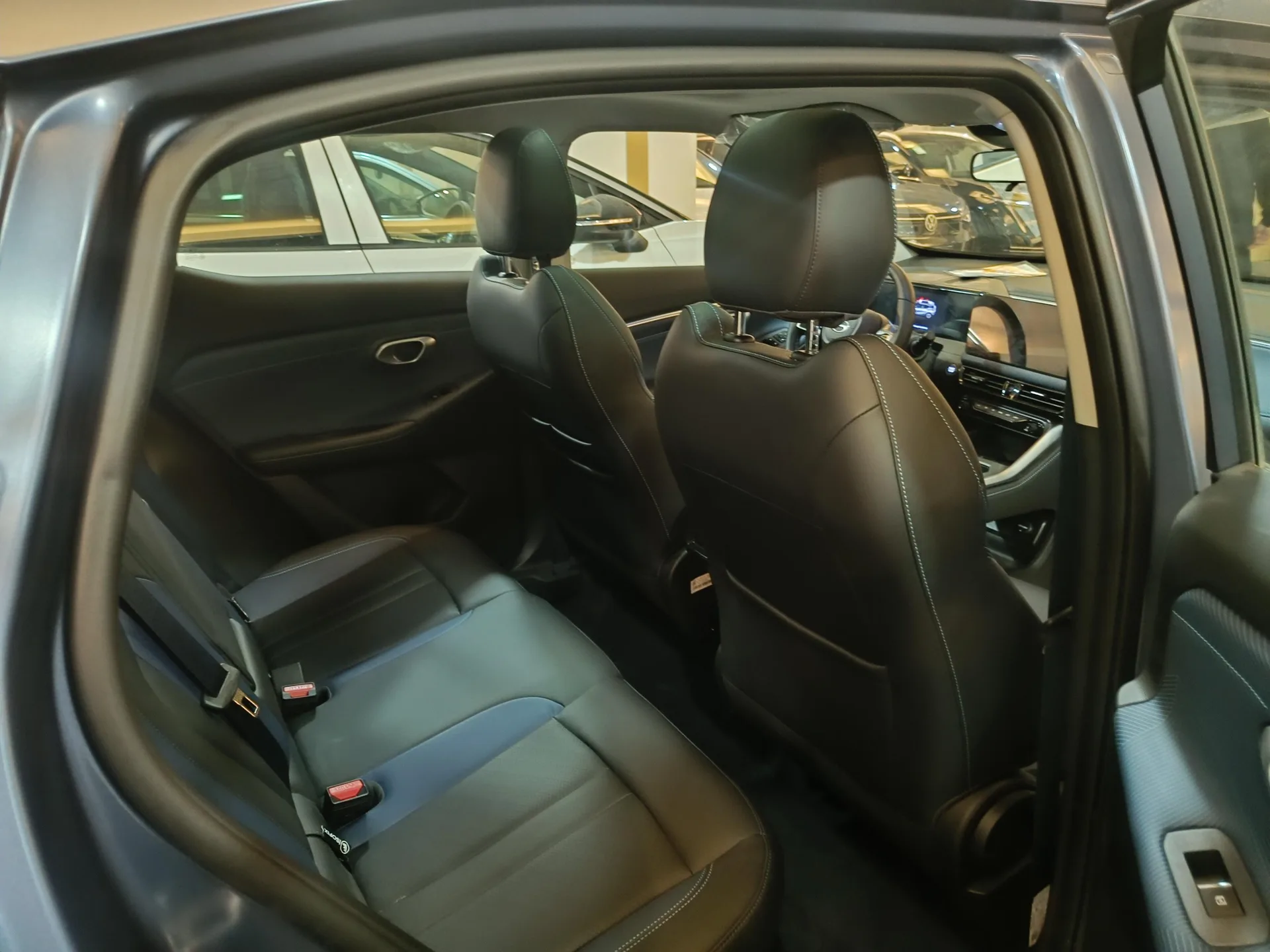 جی ای سی  GS3 Emzoom 7