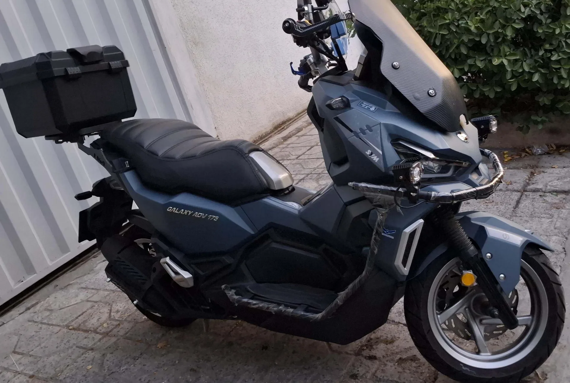 اس وای ام ADV 175