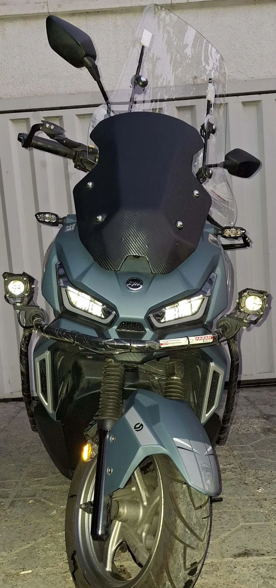 اس وای ام  ADV 175 4