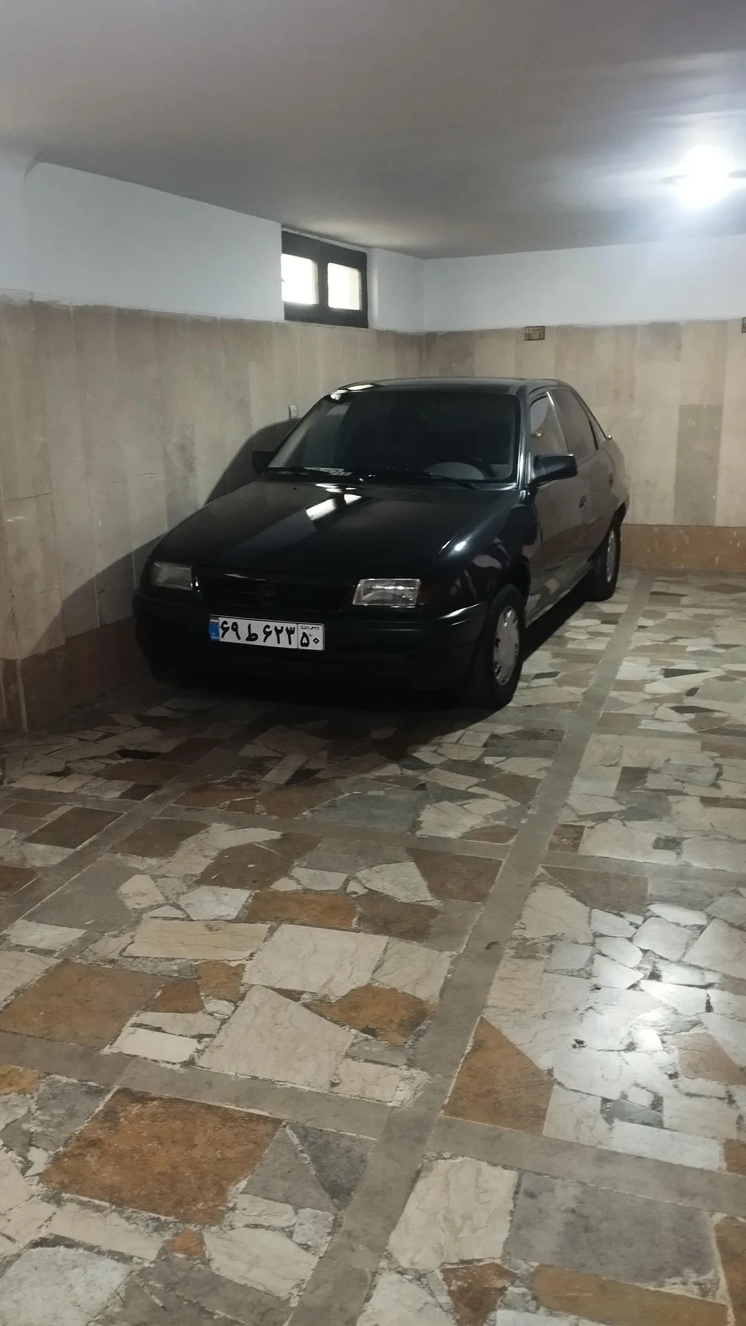 اپل آسترا سدان