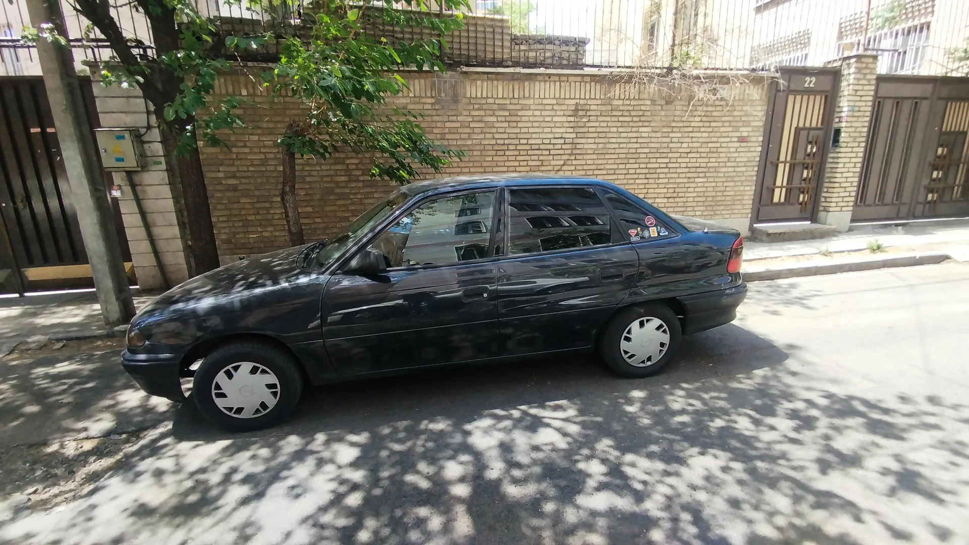اپل  آسترا سدان 4