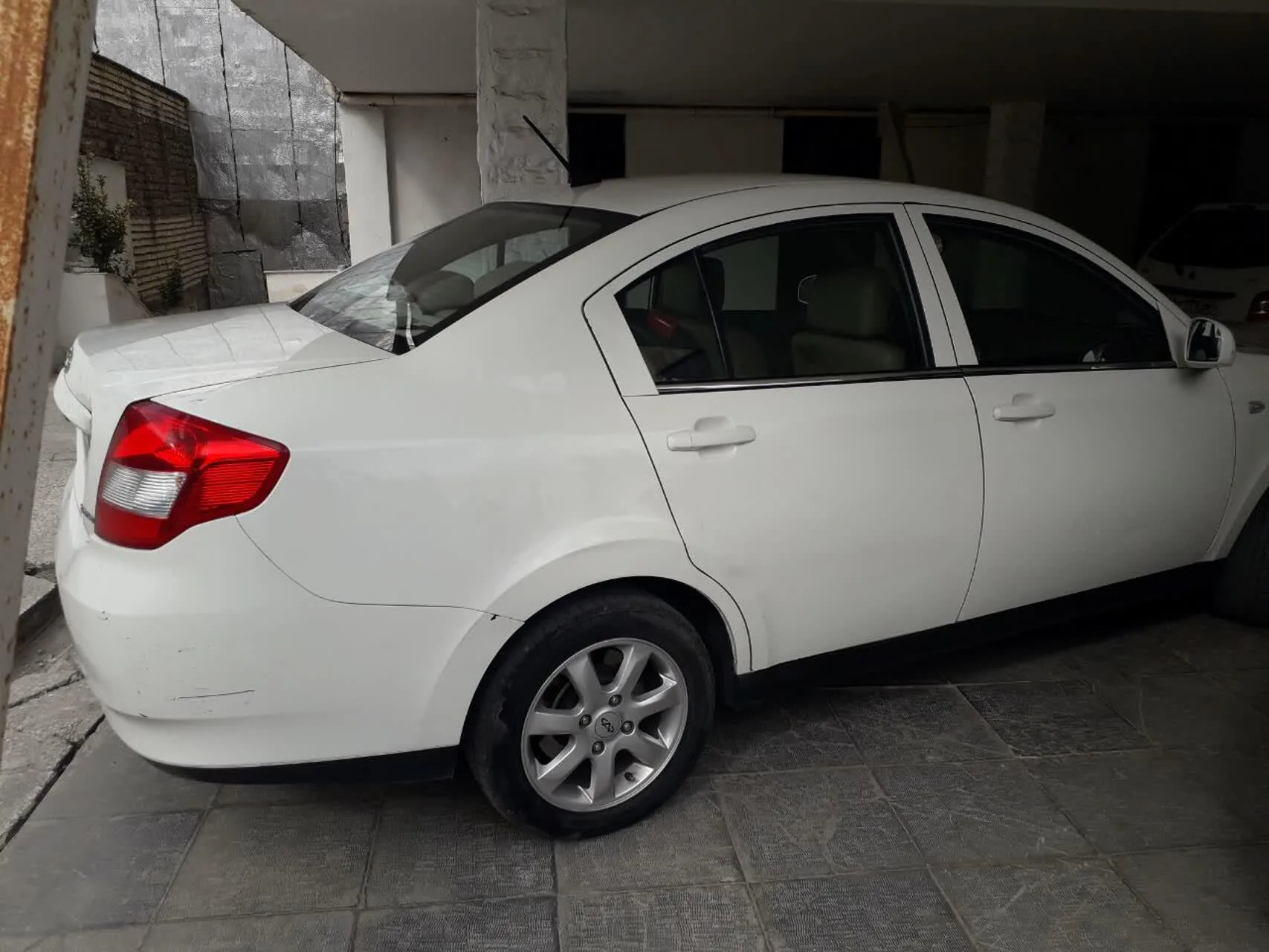 ام وی ام  550 4