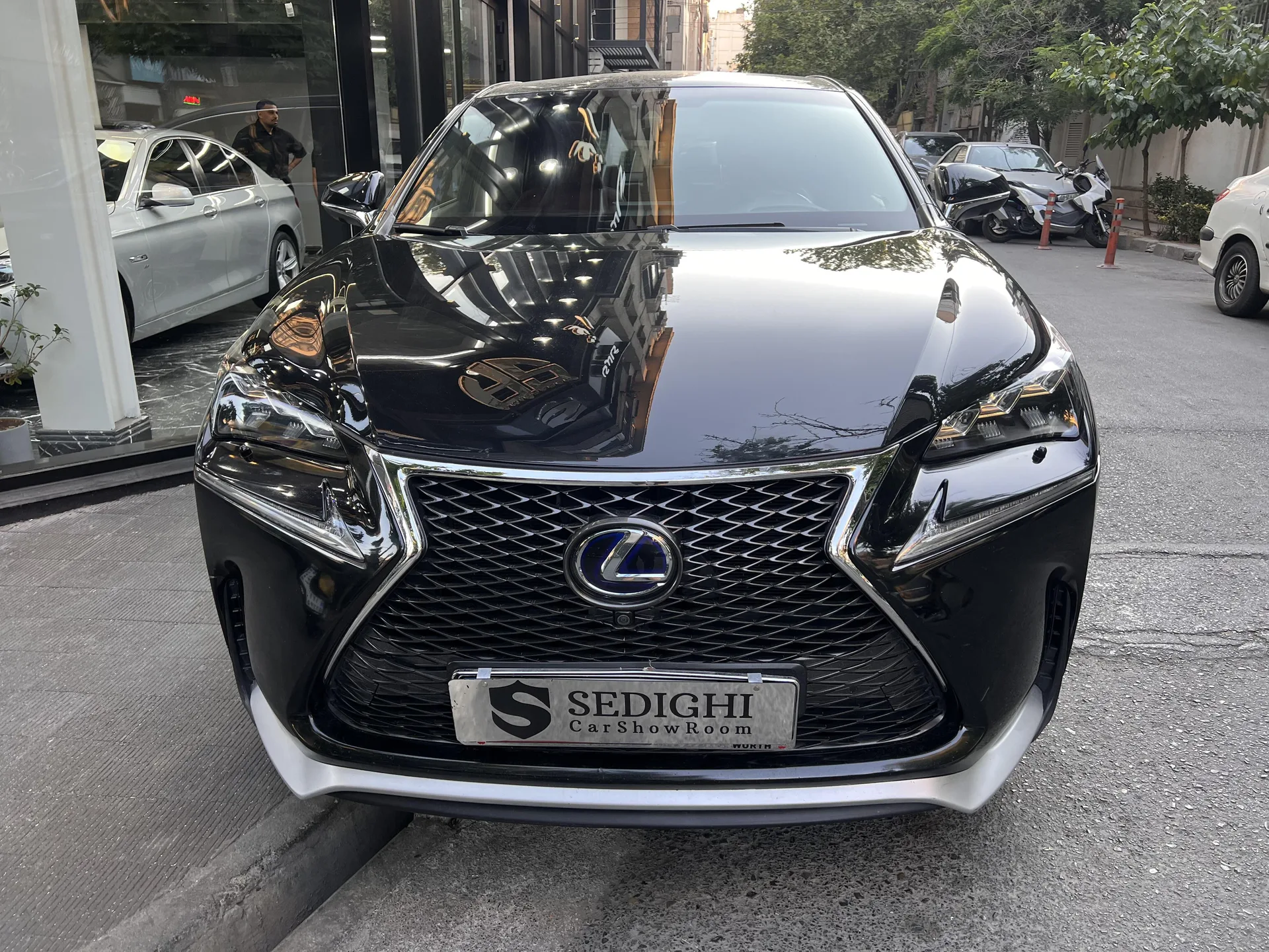 لکسوس  NX هیبرید 8
