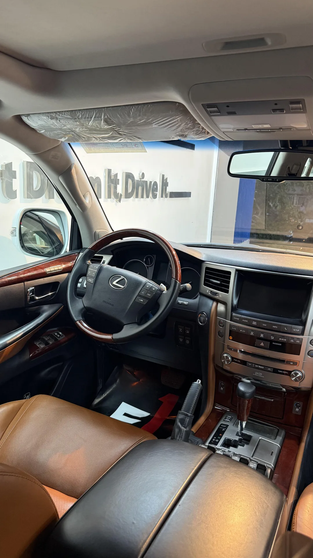 لکسوس  LX 6